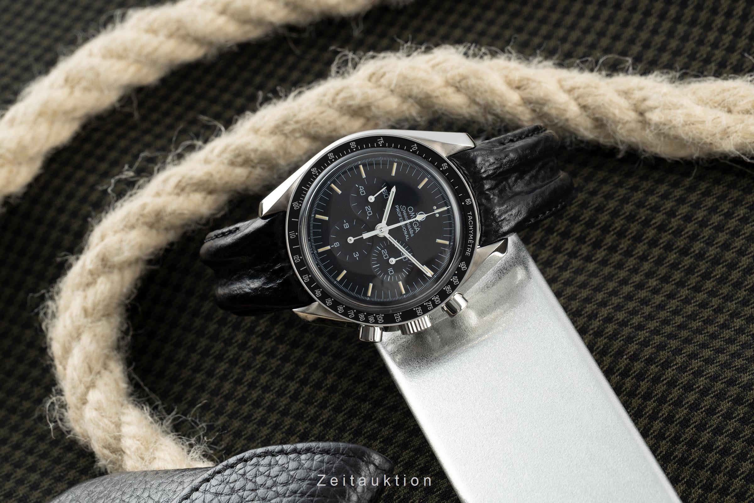 Omega Speedmaster chronograph steel manual winding men's watch 3872.50.01 LP: 5600EUR  [2101607]