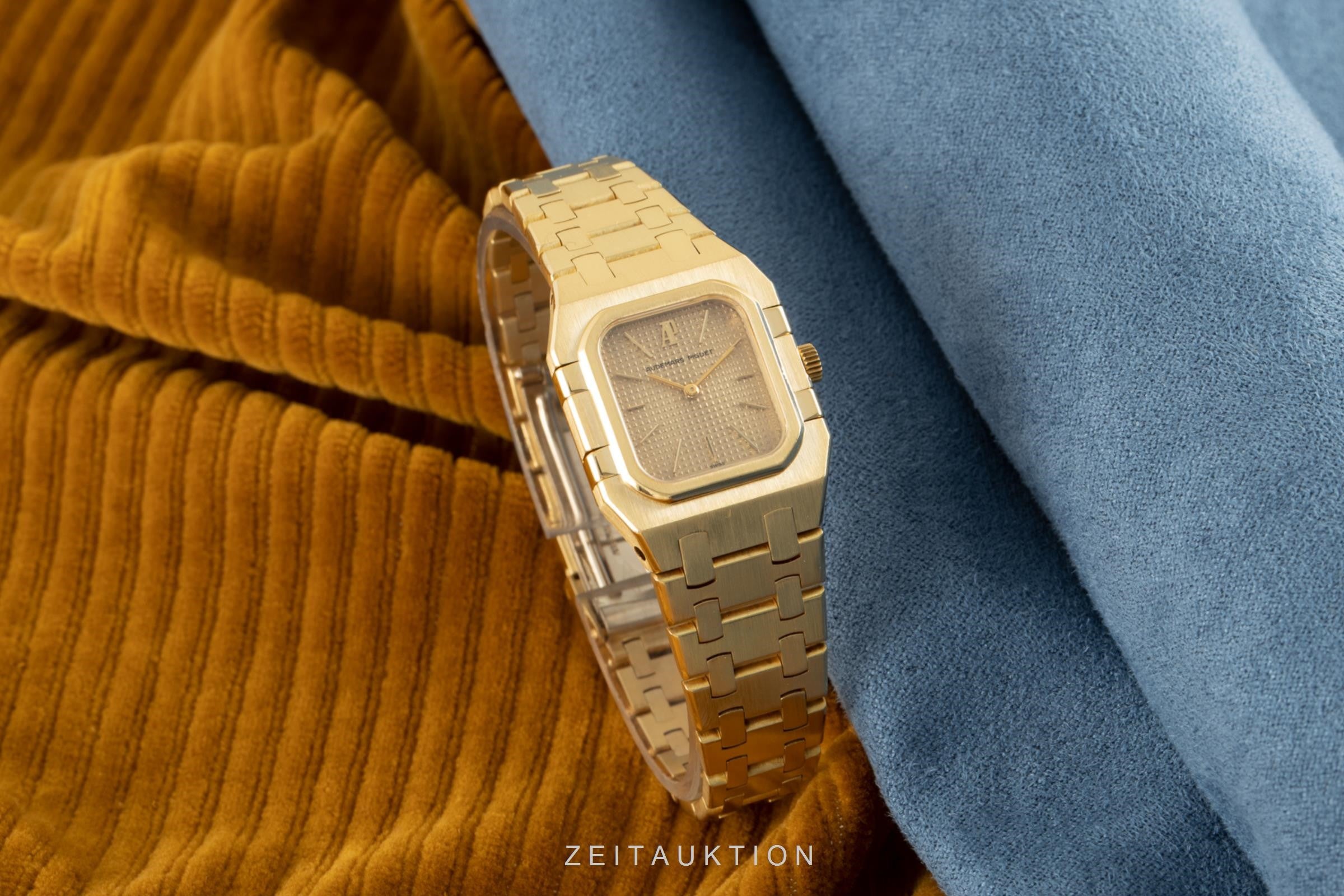 Audemars Piguet Royal Oak 18K (0,750) Gelbgold Damenuhr Gold [2105583]