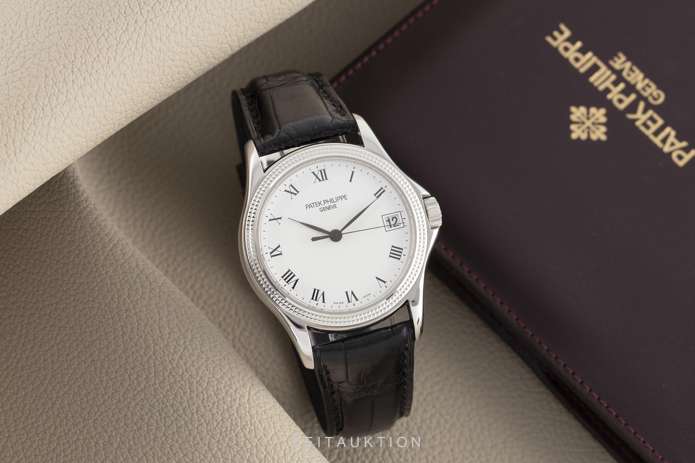 Patek Philippe Calatrava 18 ct white gold automatic men's watch 5117G-001  [2106241]