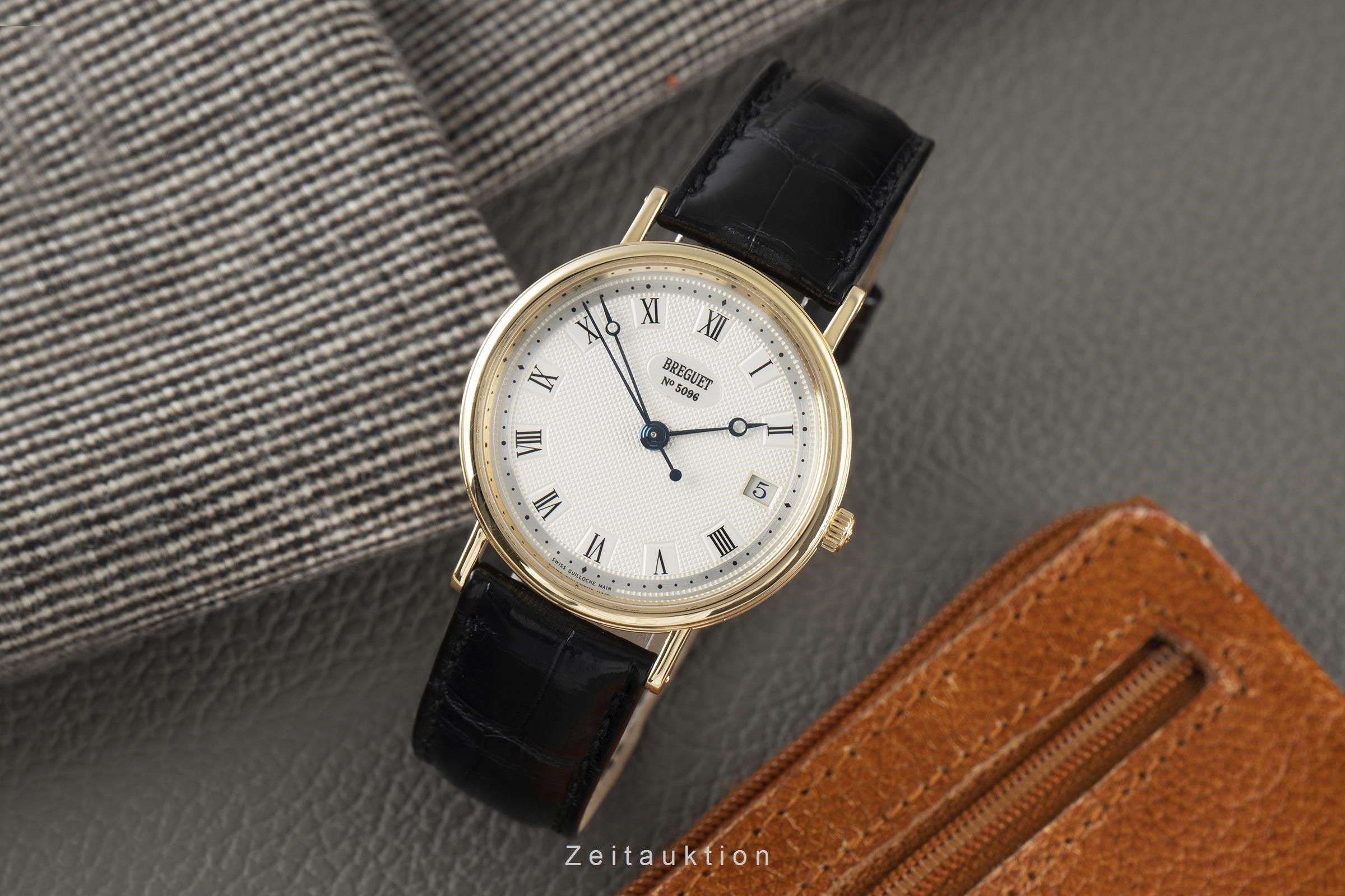 Breguet Classique 18 ct gold automatic men's watch 5910  [2107978]