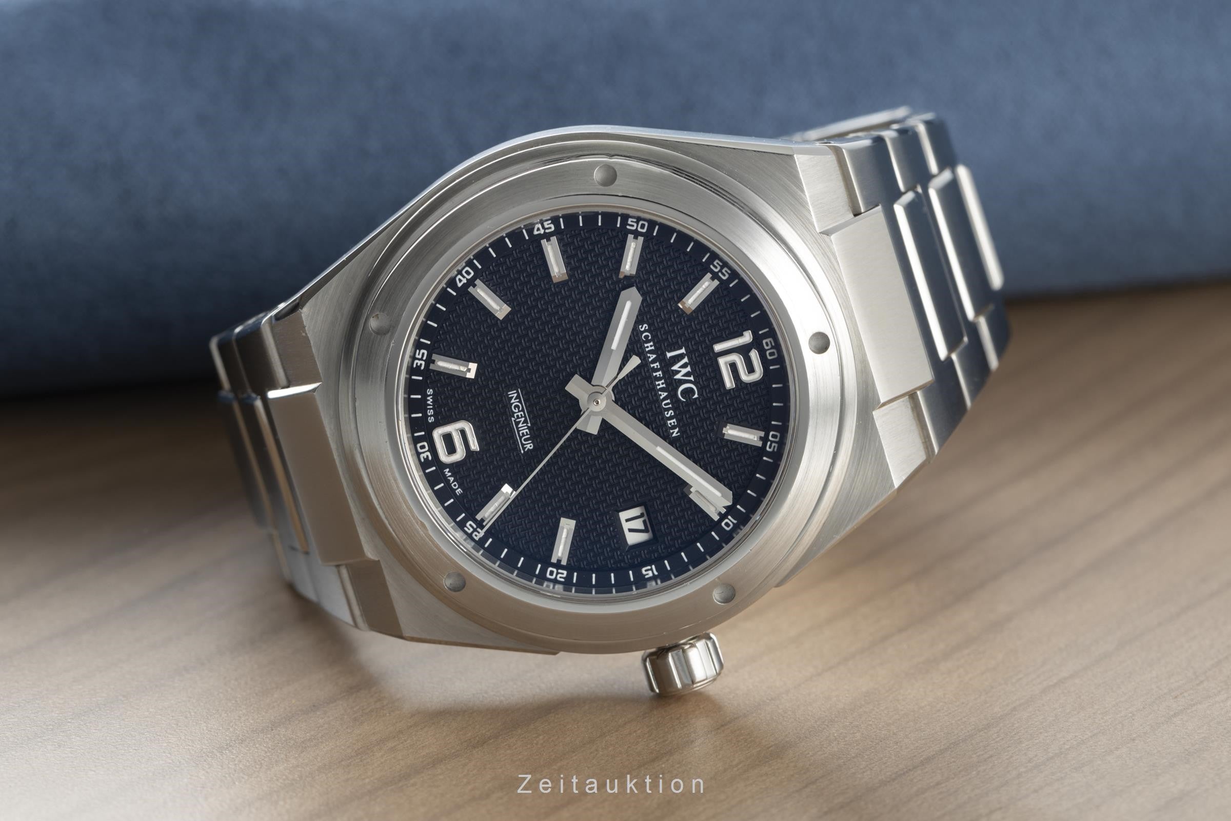 IWC Schaffhausen Ingenieur Automatik Datum Edelstahl Herrenuhr Ref. 322701 [2108331]