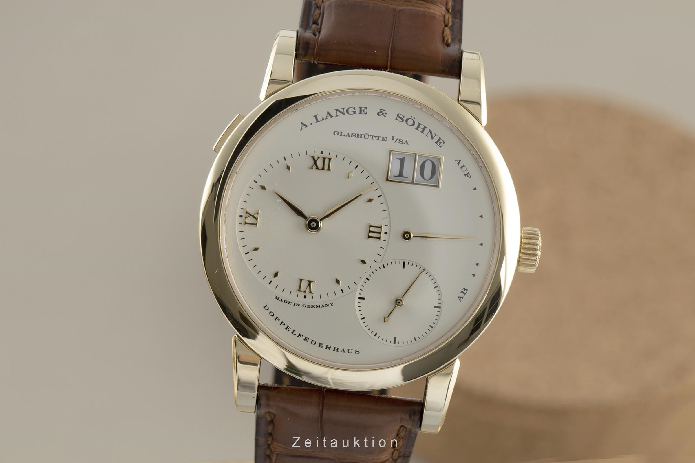 A. Lange & Söhne Lange 1 oro de 18 quilates cuerda manual reloj para caballeros 101.021 LP: 36300EUR  [2109291]