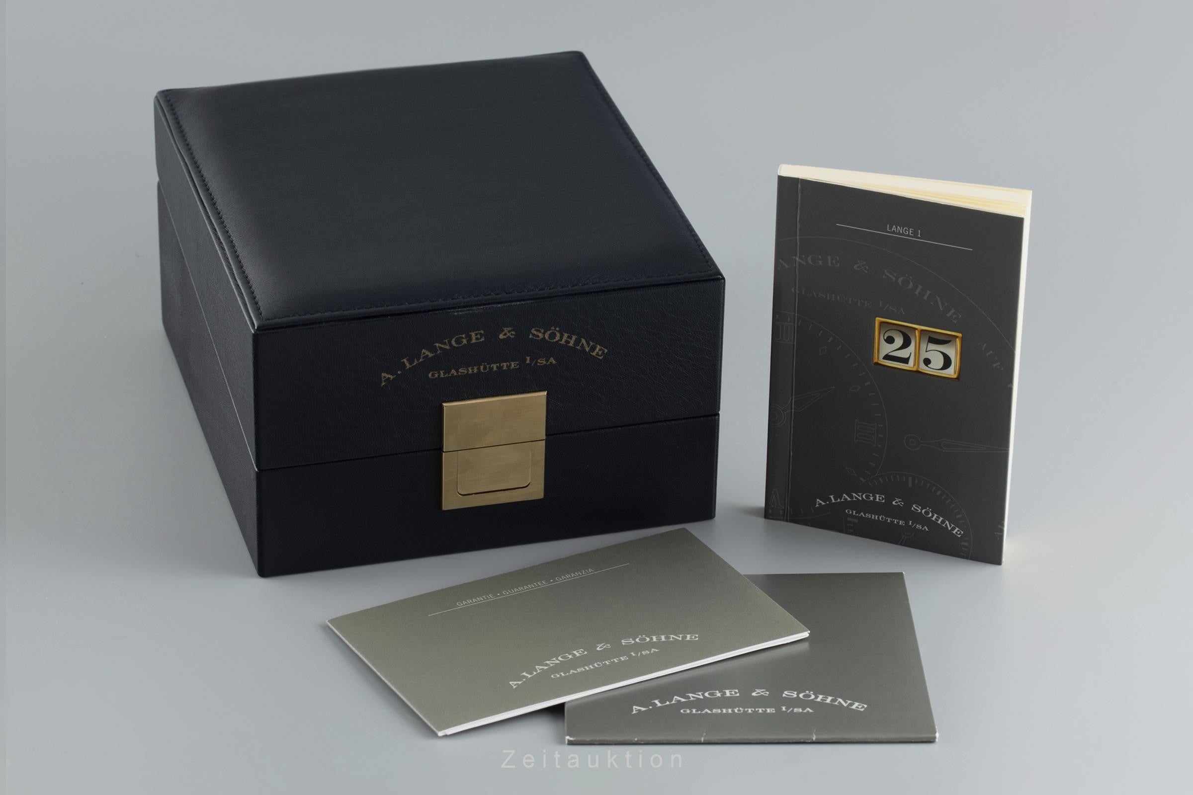 A. Lange & Söhne Lange 1 oro de 18 quilates cuerda manual reloj para caballeros 101.021 LP: 36300EUR  [2109291]