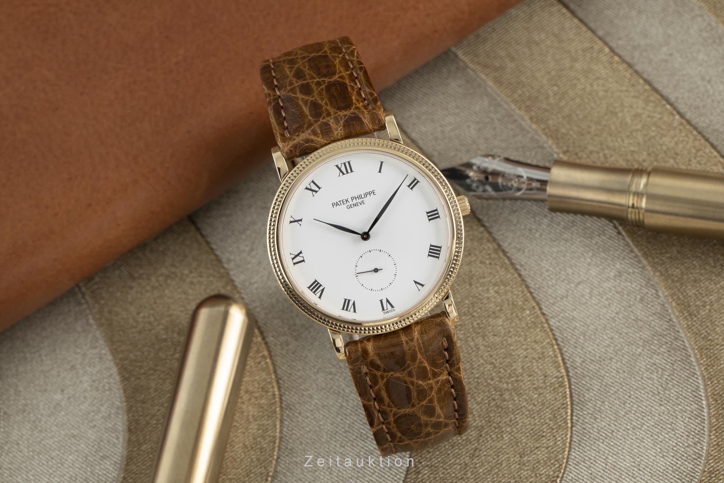 Patek Philippe Calatrava 18K (0,750) Gold Handaufzug Herrenuhr Ref. 3919  [2109352]