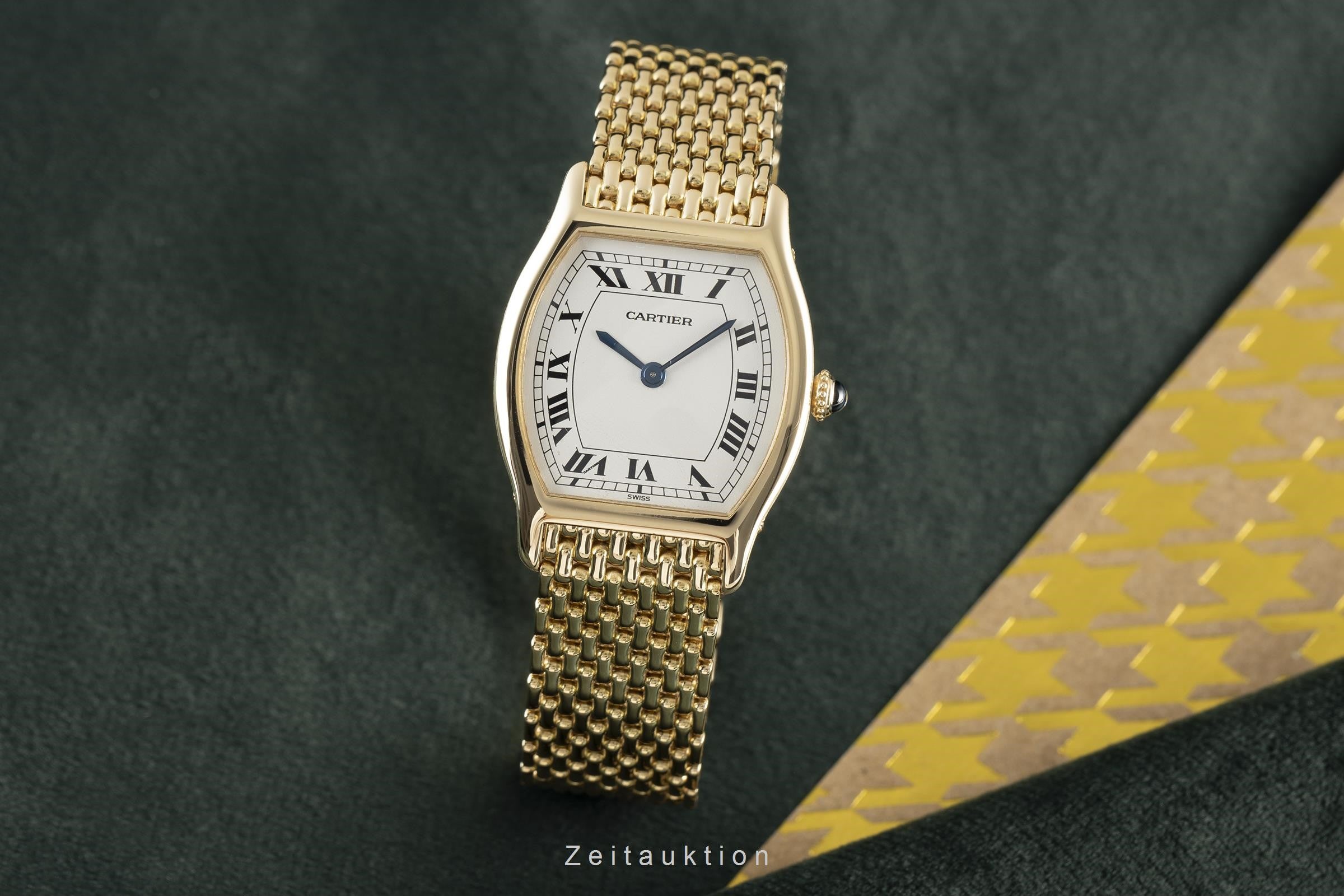 Cartier Tortue Paris Lady 18K (0,750) Gold Handaufzug Damenuhr Ref. 96069 [2109965]