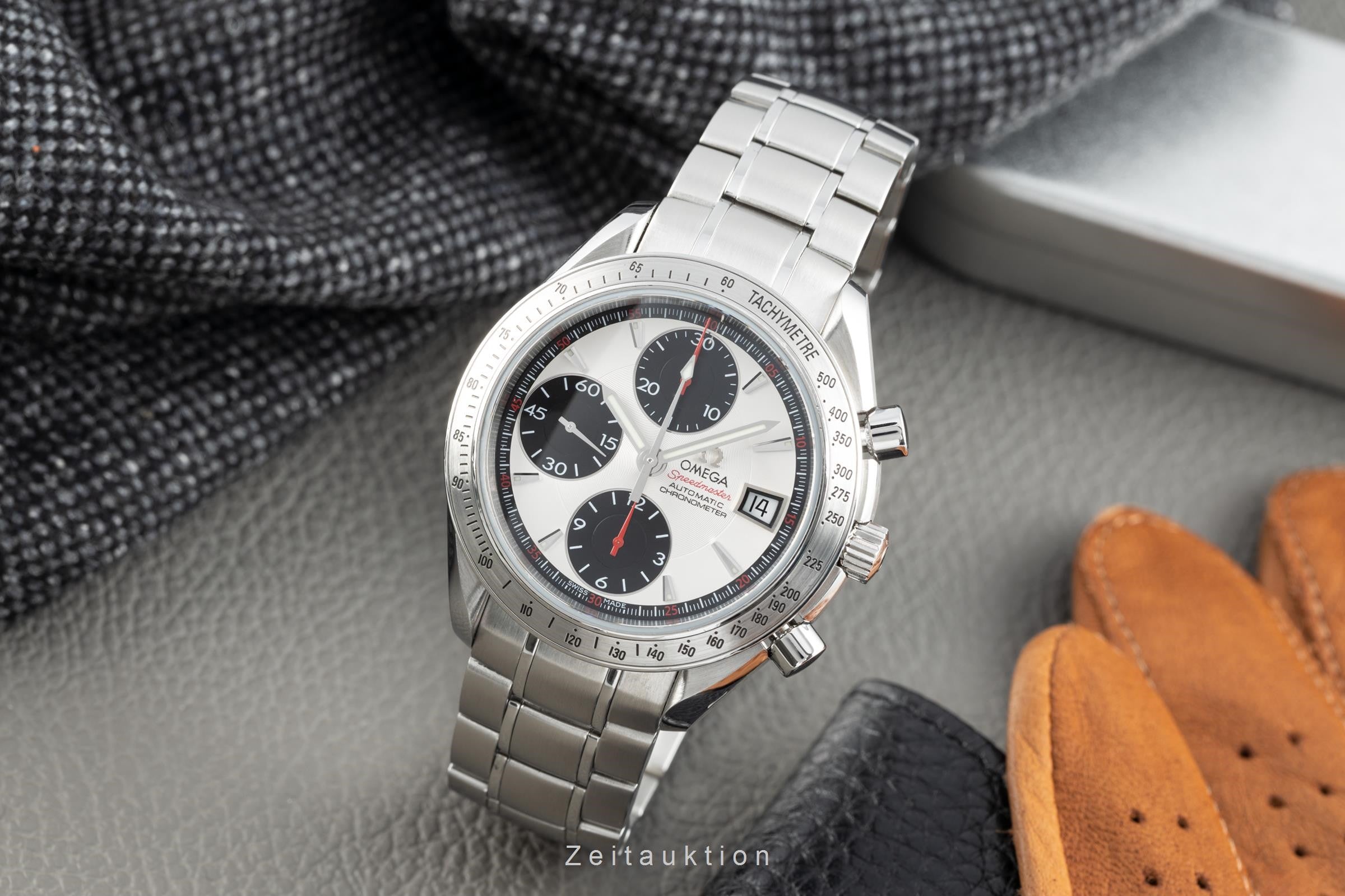 Omega Speedmaster Date chronographe acier automatique montre pour hommes 3211.31.00, 178.0055 LP: 7800EUR  [2111305]