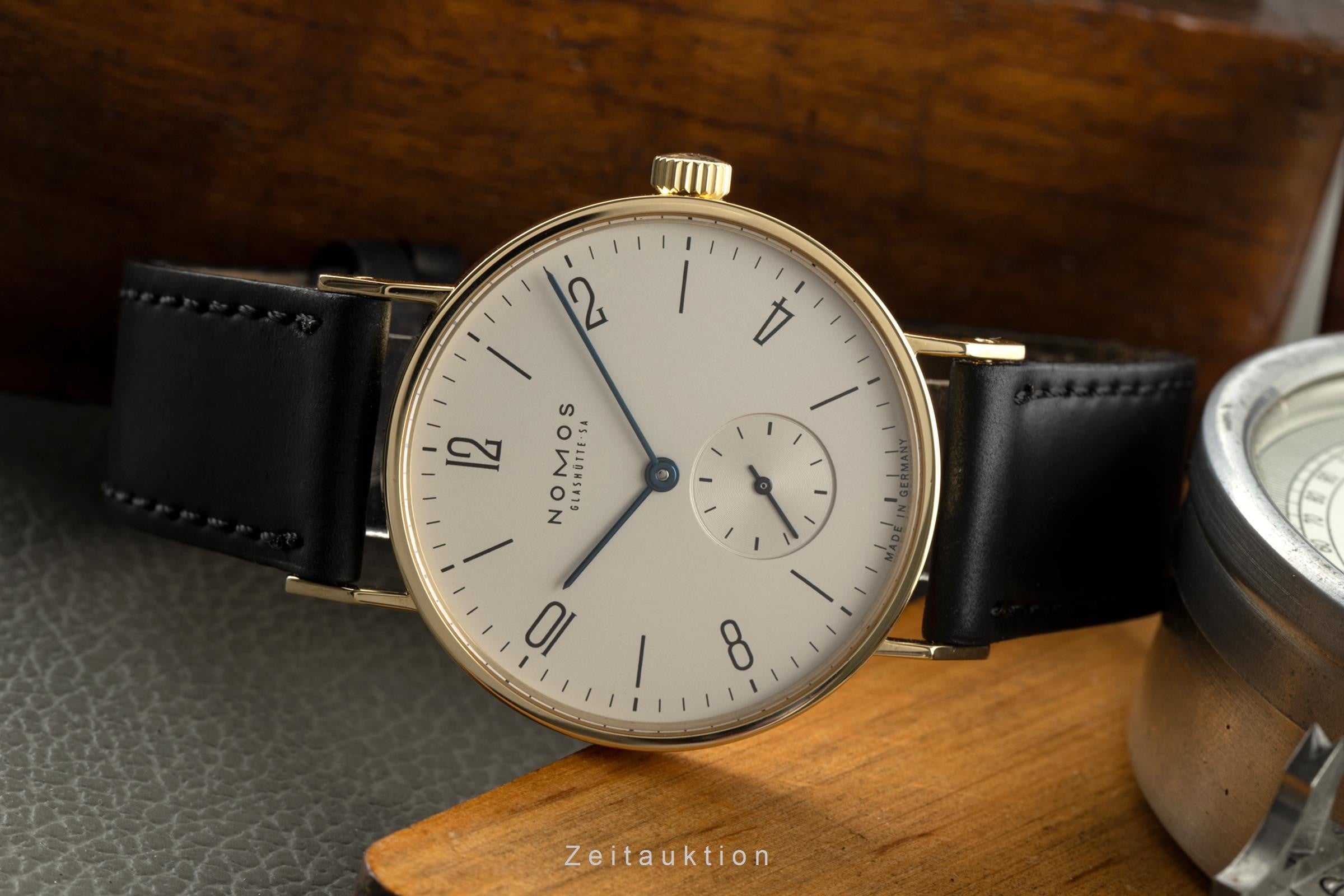 Nomos Tangente oro de 18 quilates cuerda manual reloj para caballeros Limited  [2200410]