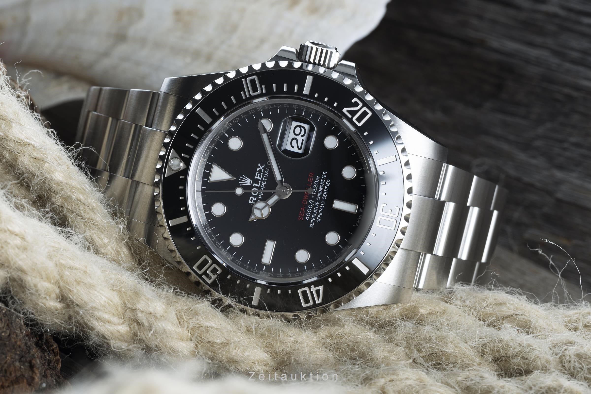 Rolex Sea-Dweller steel automatic men's watch 126600  [2202713]