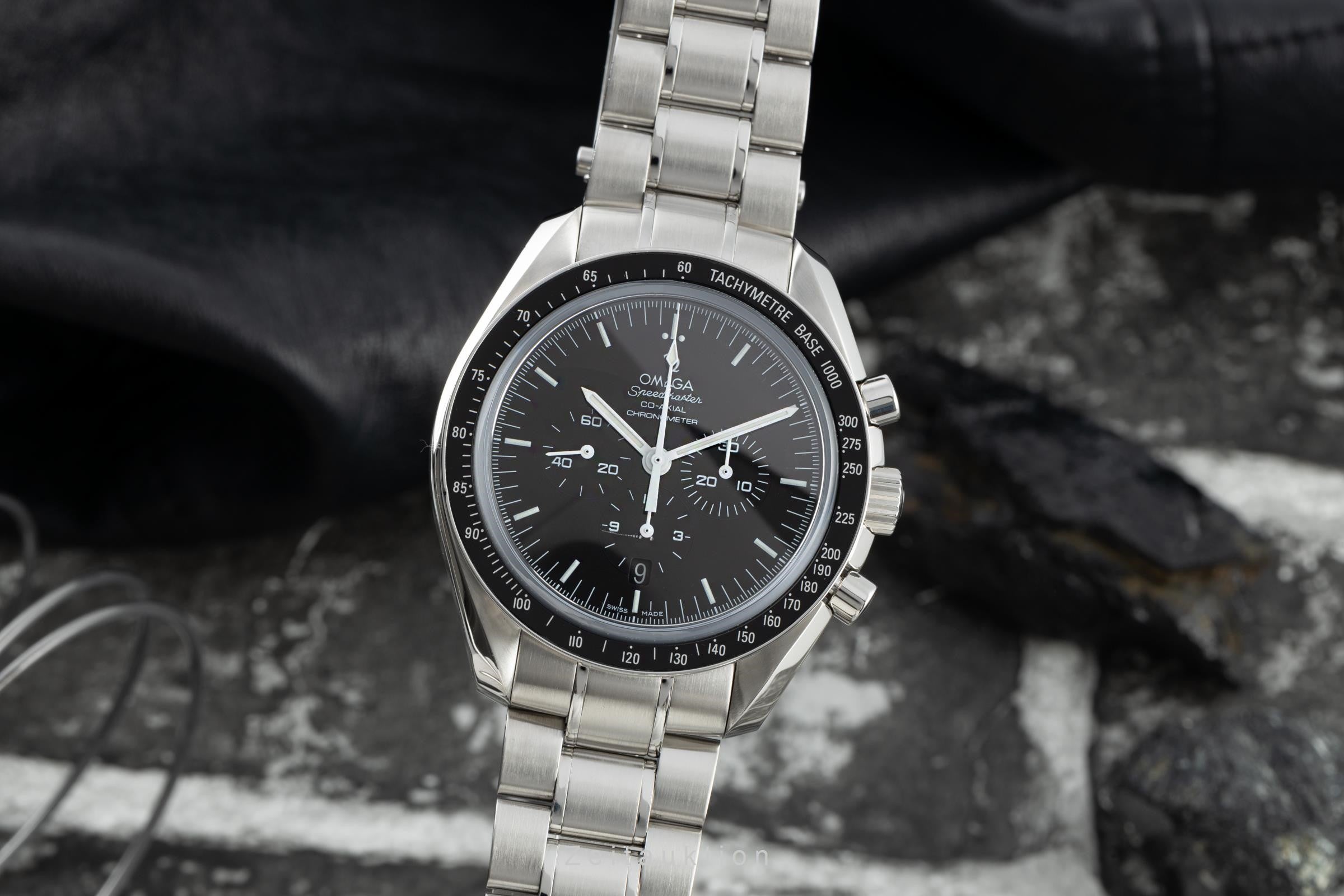 Omega Speedmaster chronograph steel automatic men's watch 311.30.44.50.01.001  [2203379]