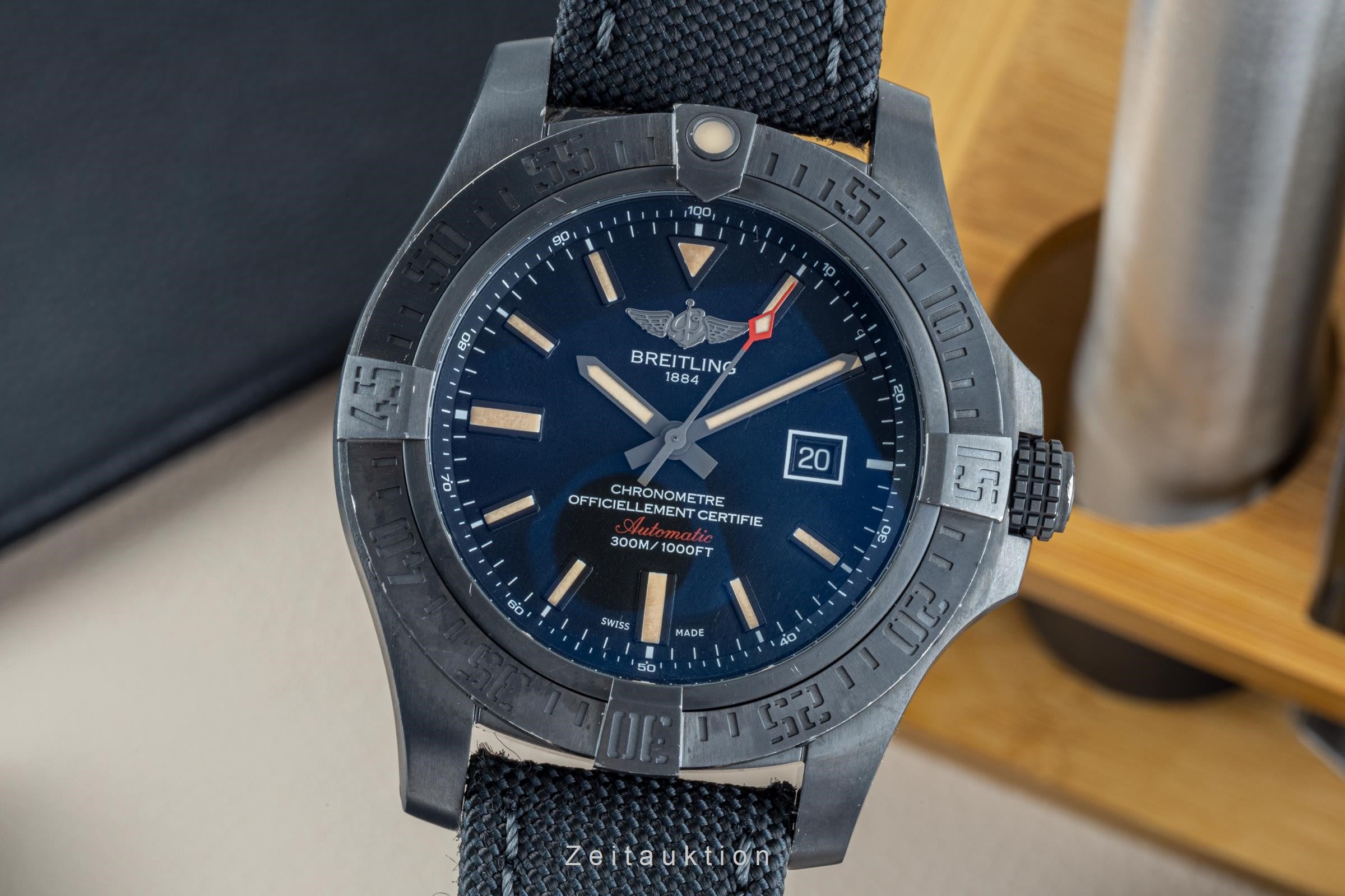 Breitling Avenger Blackbird 44 titanium automatic Ref. V17310