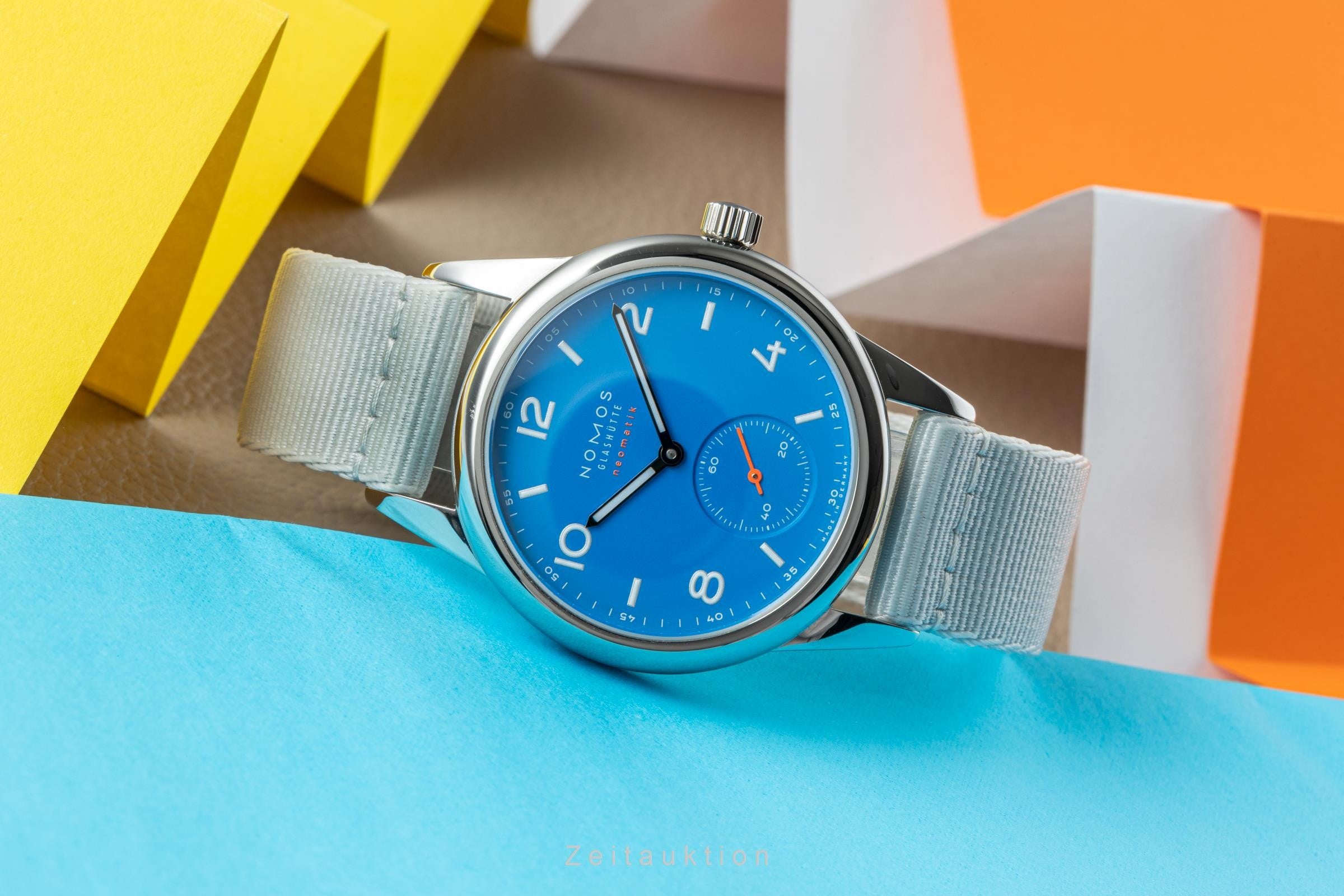 Nomos Club Neomatik 37 Signalblau Edelstahl Automatik Blau Ref. 742 NP: 2500,- € [2206380]