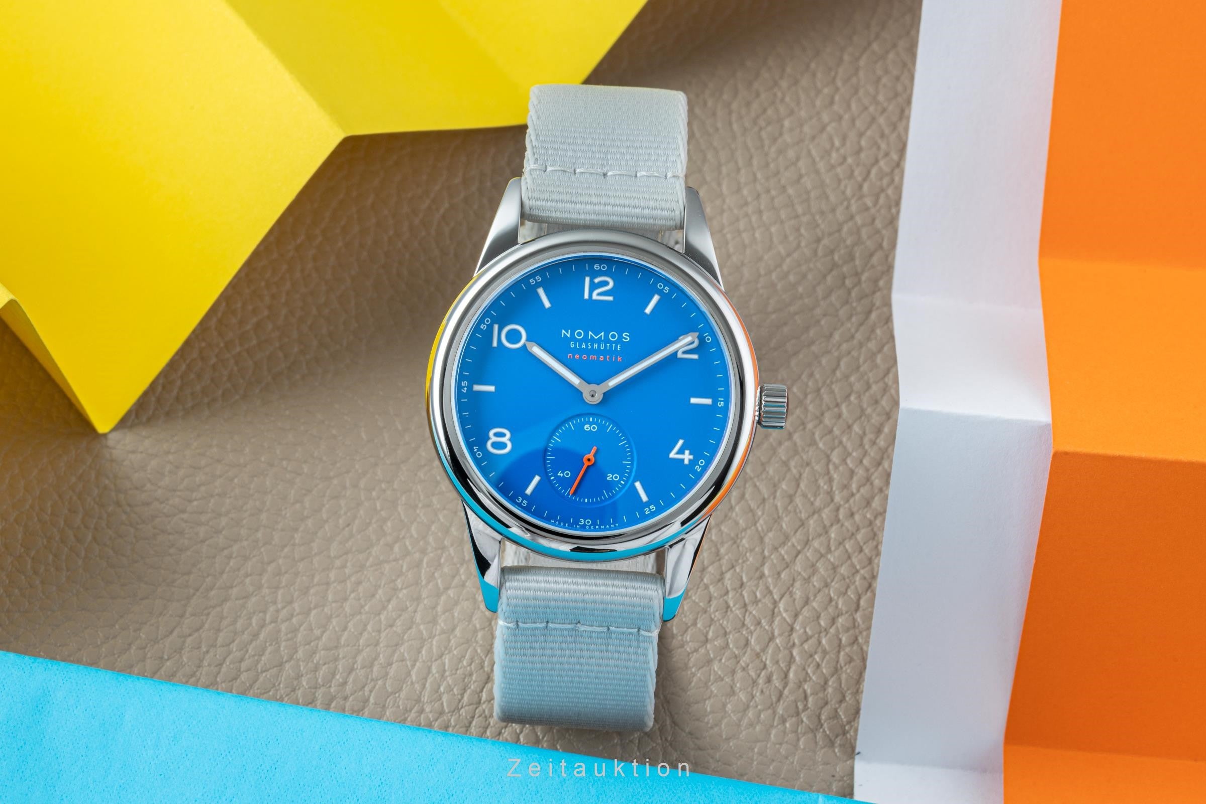 Nomos Club Neomatik 37 Signalblau Edelstahl Automatik Blau Ref. 742 NP: 2500,- € [2206380]