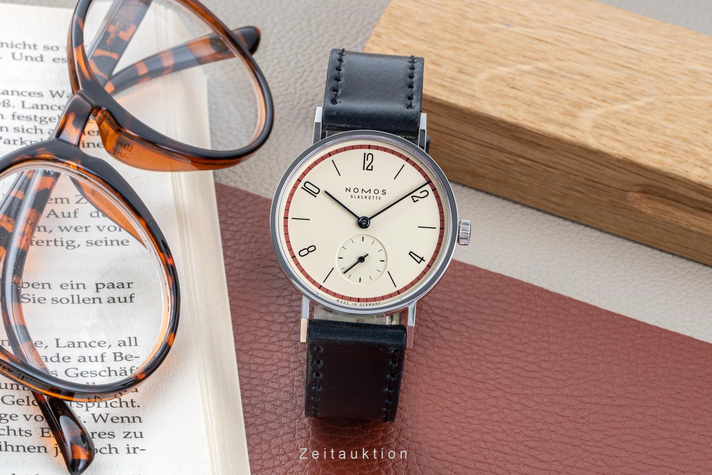 Nomos Tangente Rot "Ein Jahrhundert Bauhaus" 33 Handaufzug 122.S3 B&P Limitiert [2206807]
