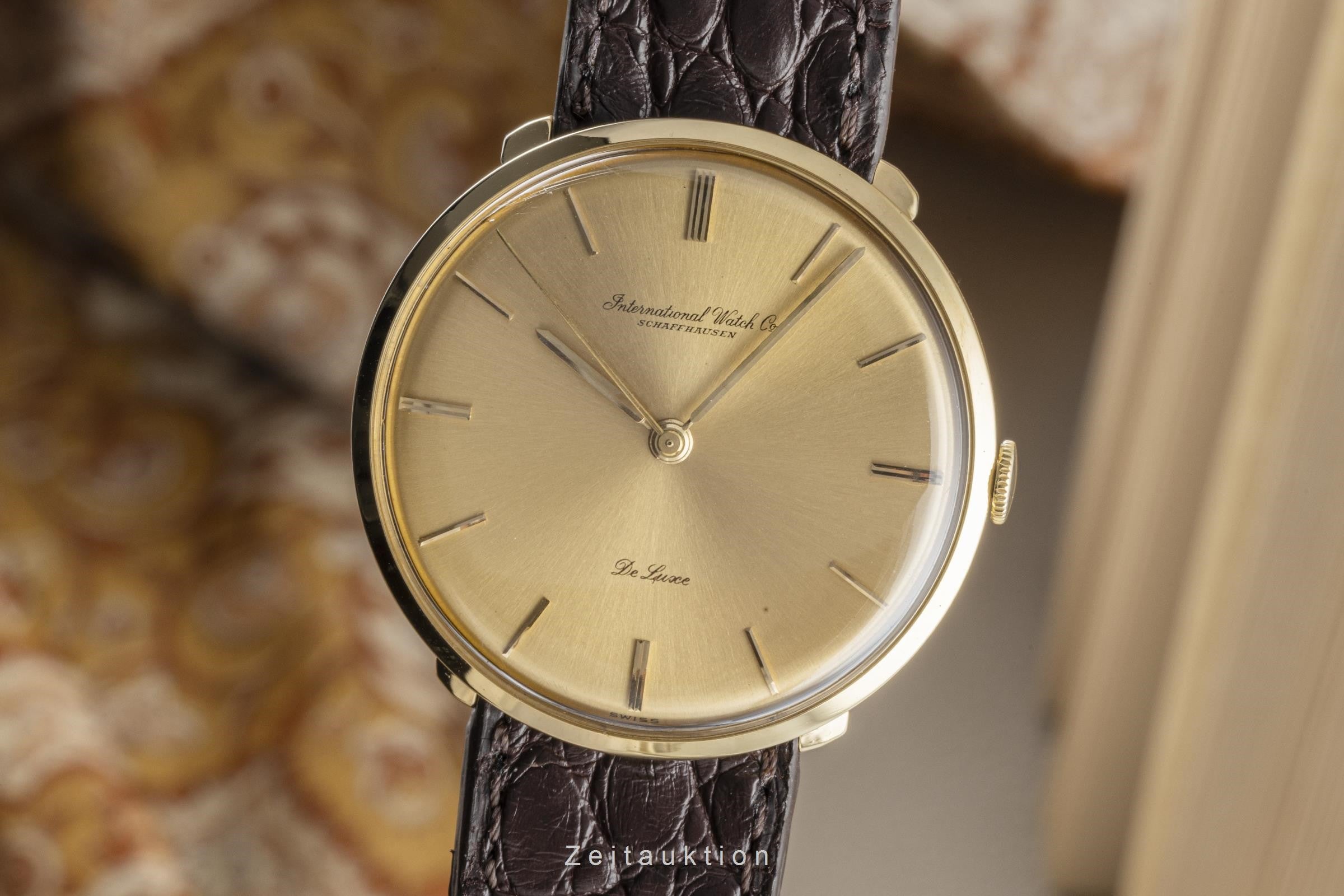 IWC De Luxe oro 18 ct carica manuale orologio da uomo  [2207306]