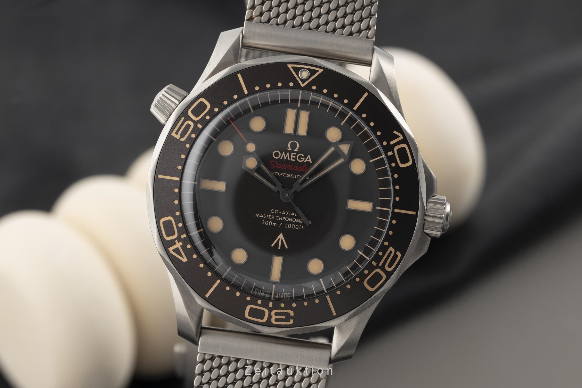 Omega Seamaster titanium automatic men's watch 210.90.42.20.01.001 LP: 10700EUR  [2300518]