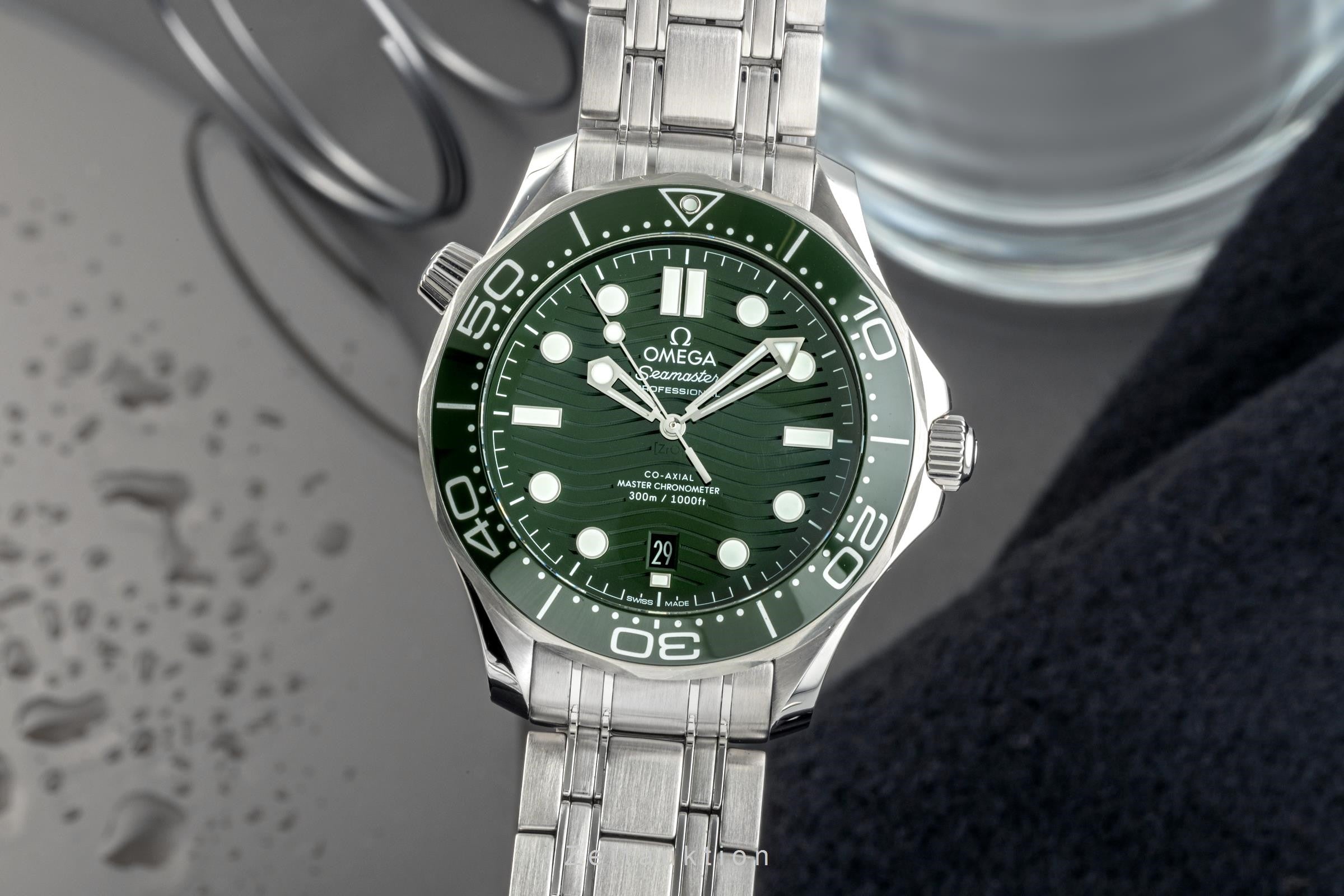 Omega Seamaster ceramic / steel automatic men's watch 210.30.42.20.10.001 LP: 6300EUR  [2301900]