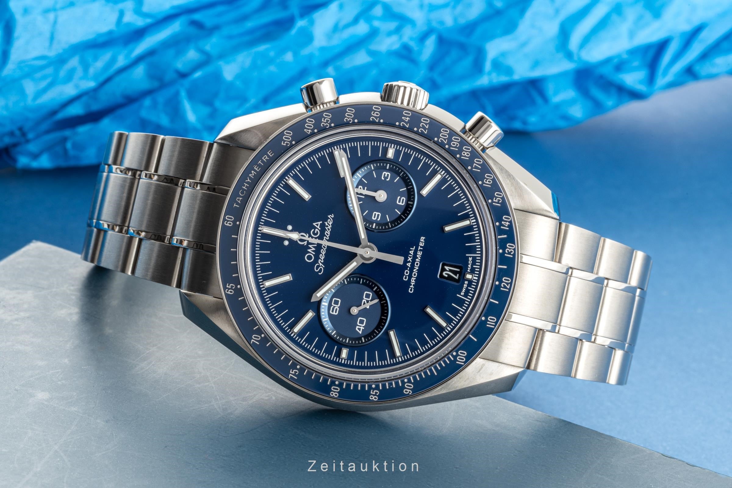 Omega Speedmaster chronograph titanium automatic Kal. 9300 Ref