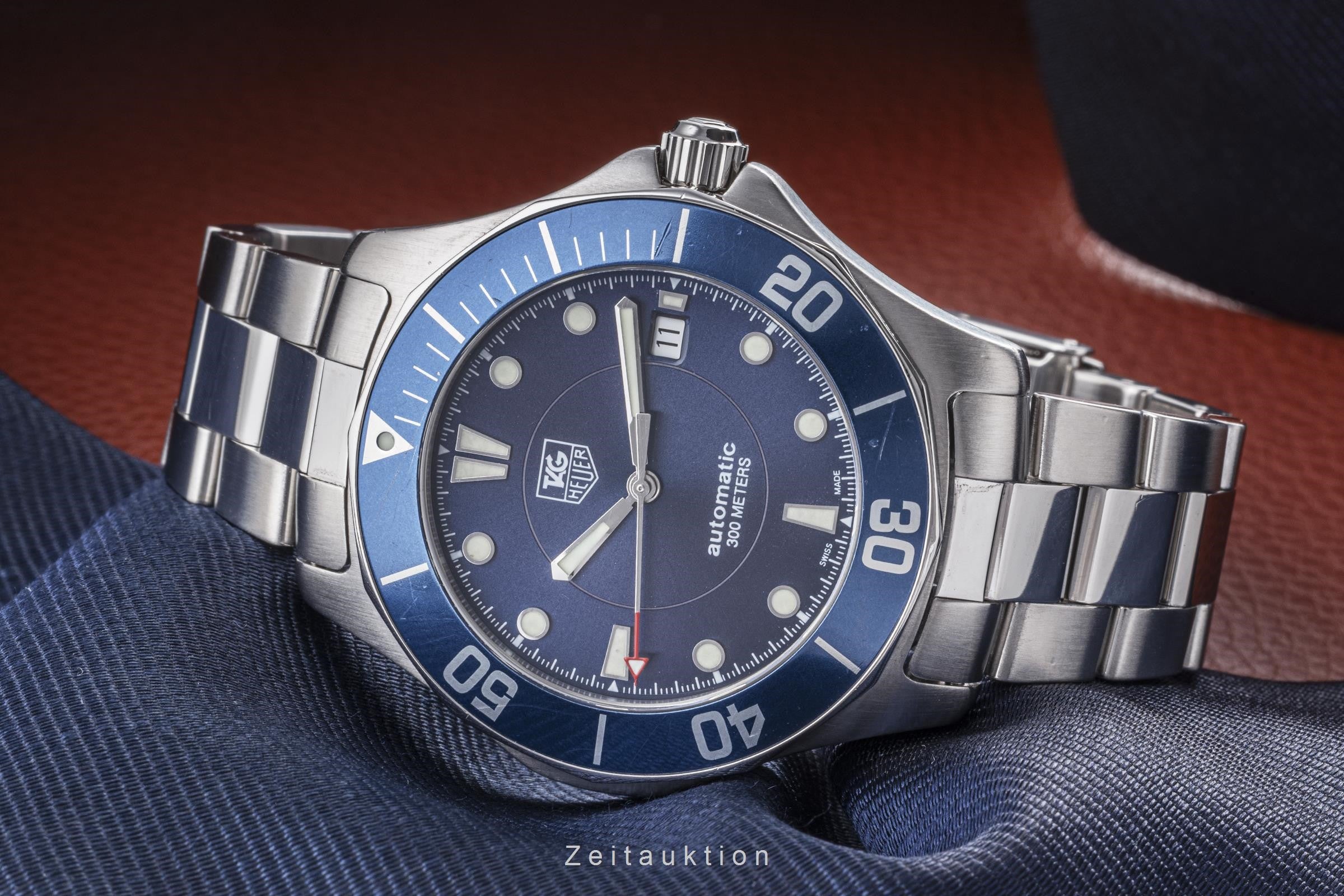 Tag Heuer Aquaracer steel automatic men's watch WAB2011  [2303443]