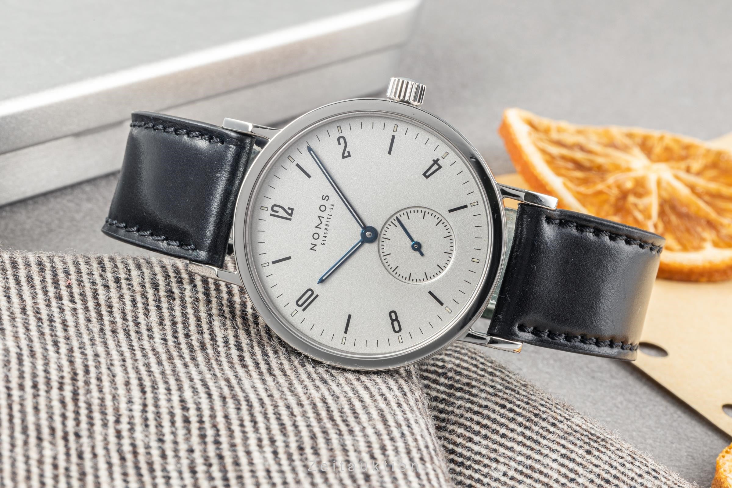 Nomos Glashütte Tangente Sport Stahl Handaufzug Herrenuhr Ref. 501 B&P 2001 [2303645]