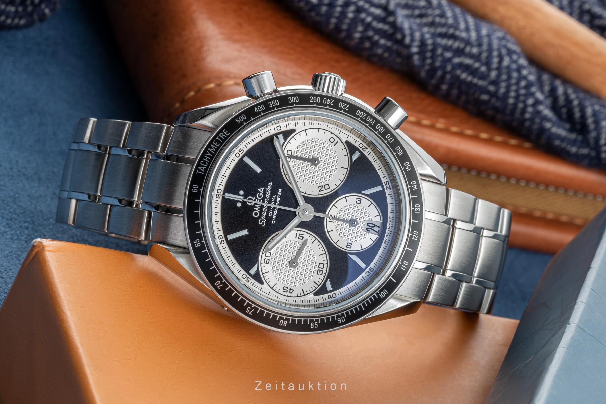 Omega Speedmaster Racing Chronograph Automatik Herrenuhr 326.30.40.50.01.002  [2304538]