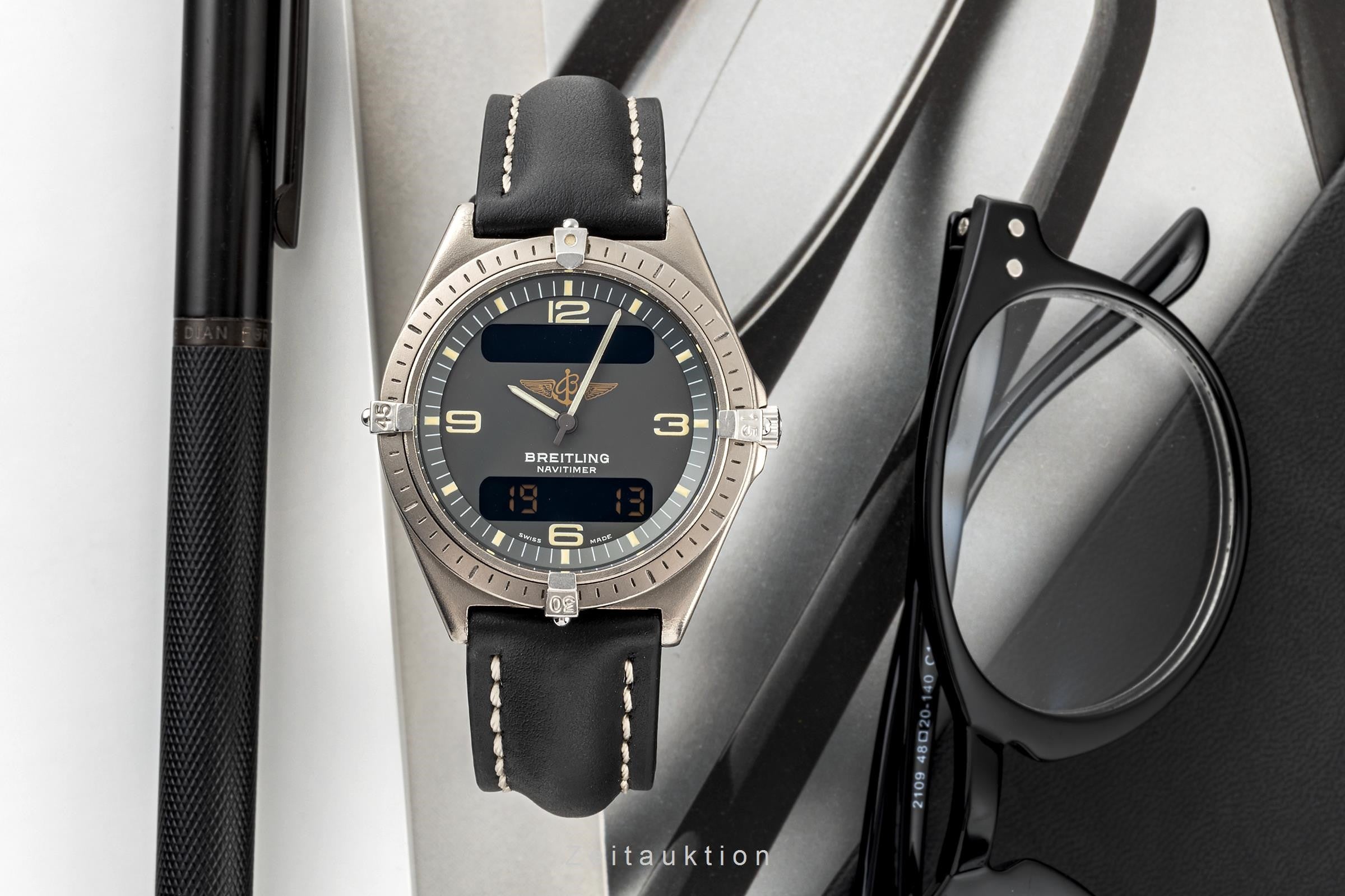 Breitling Aerospace Navitimer Gray Dial Titan Ref. 80360 Klassiker VP: 3400,- € [2304886]