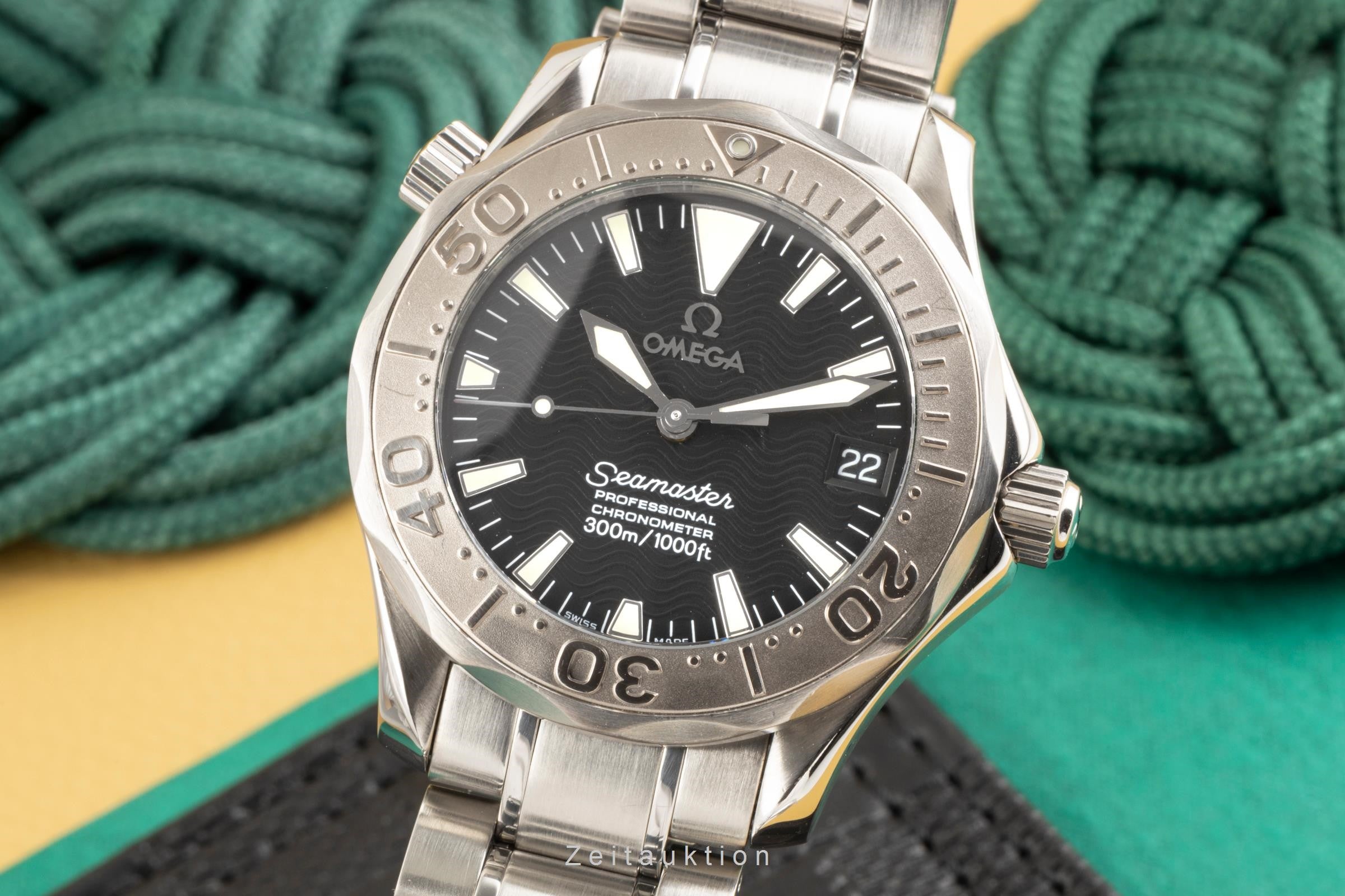 Omega Seamaster steel / white gold automatic men's watch 2236.50.00  [2305527]