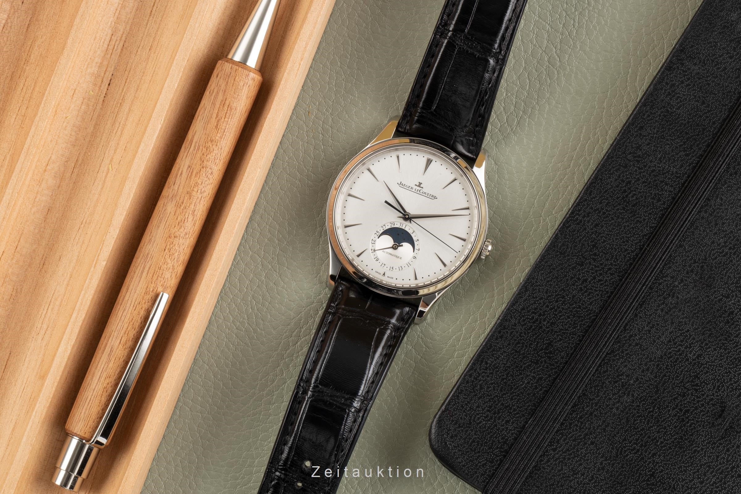 Jaeger LeCoultre Master Ultra Thin Moon Automatik Ref. Q1368430 NP: 12800,- € [2305764]