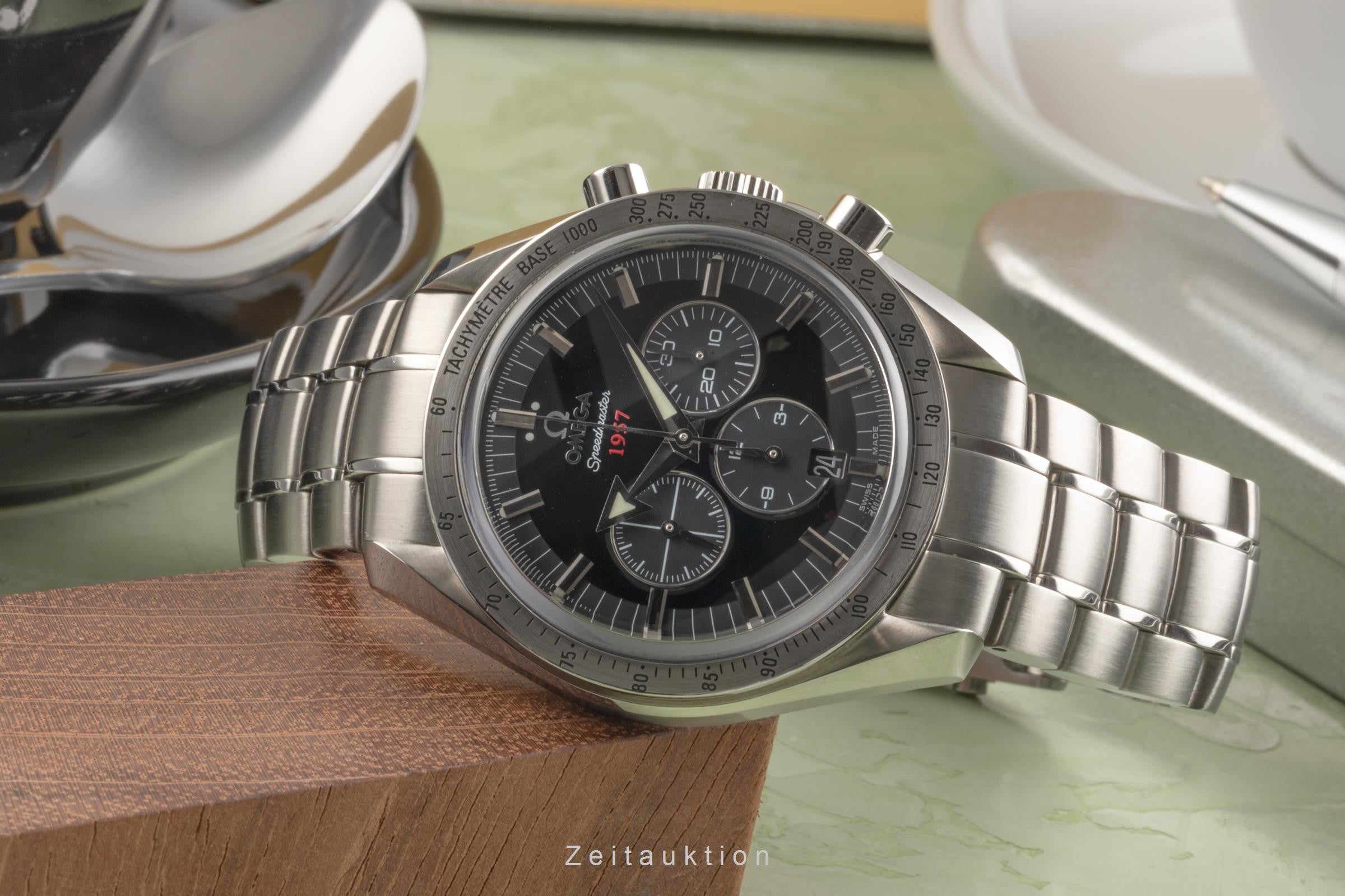 Omega Speedmaster chronograph steel automatic men's watch 321.10.42.50.01.001  [2400080]