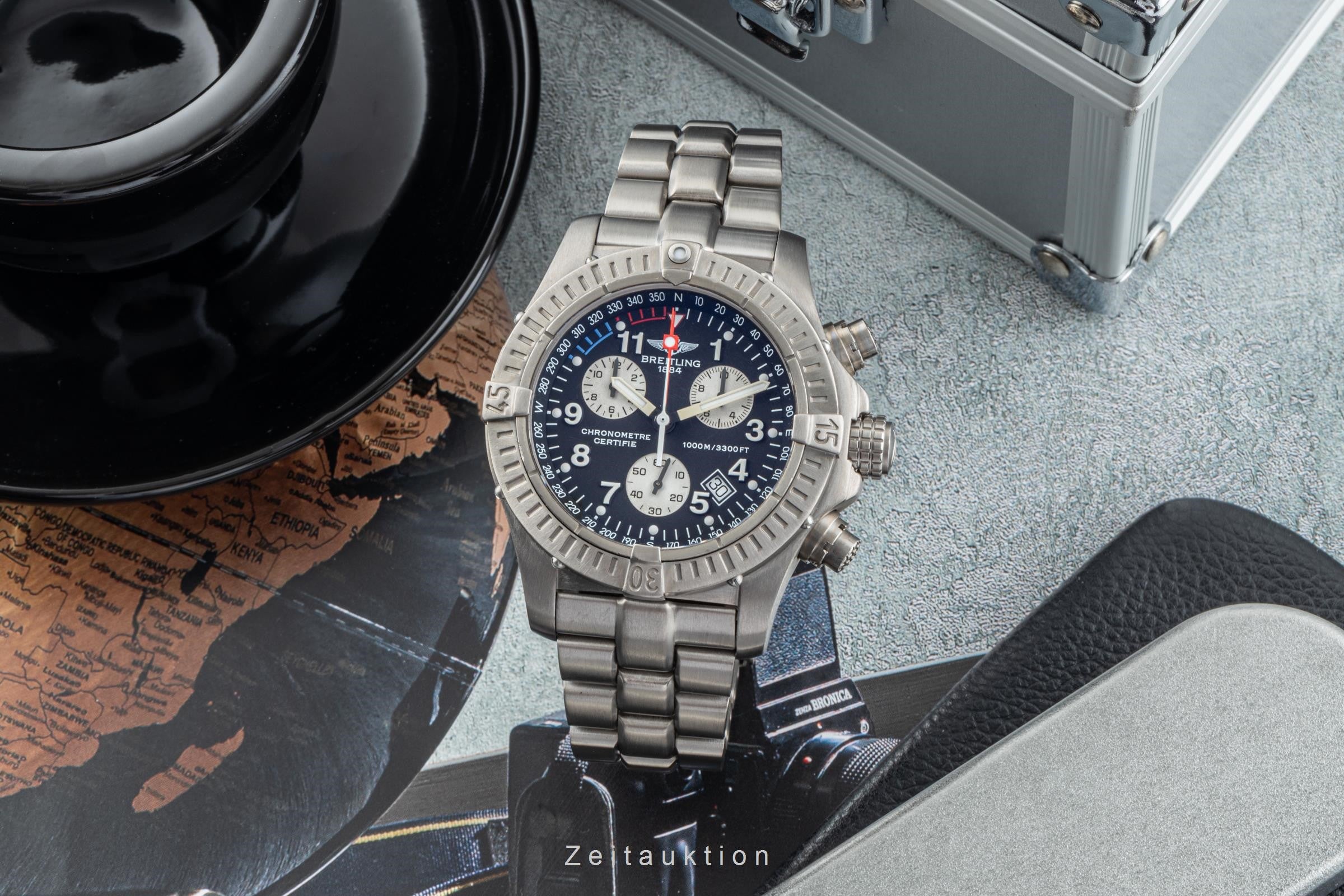 Breitling Avenger M1 Chronograph Black Dial Titan Quarz Herrenuhr Ref. E73360  [2400110]