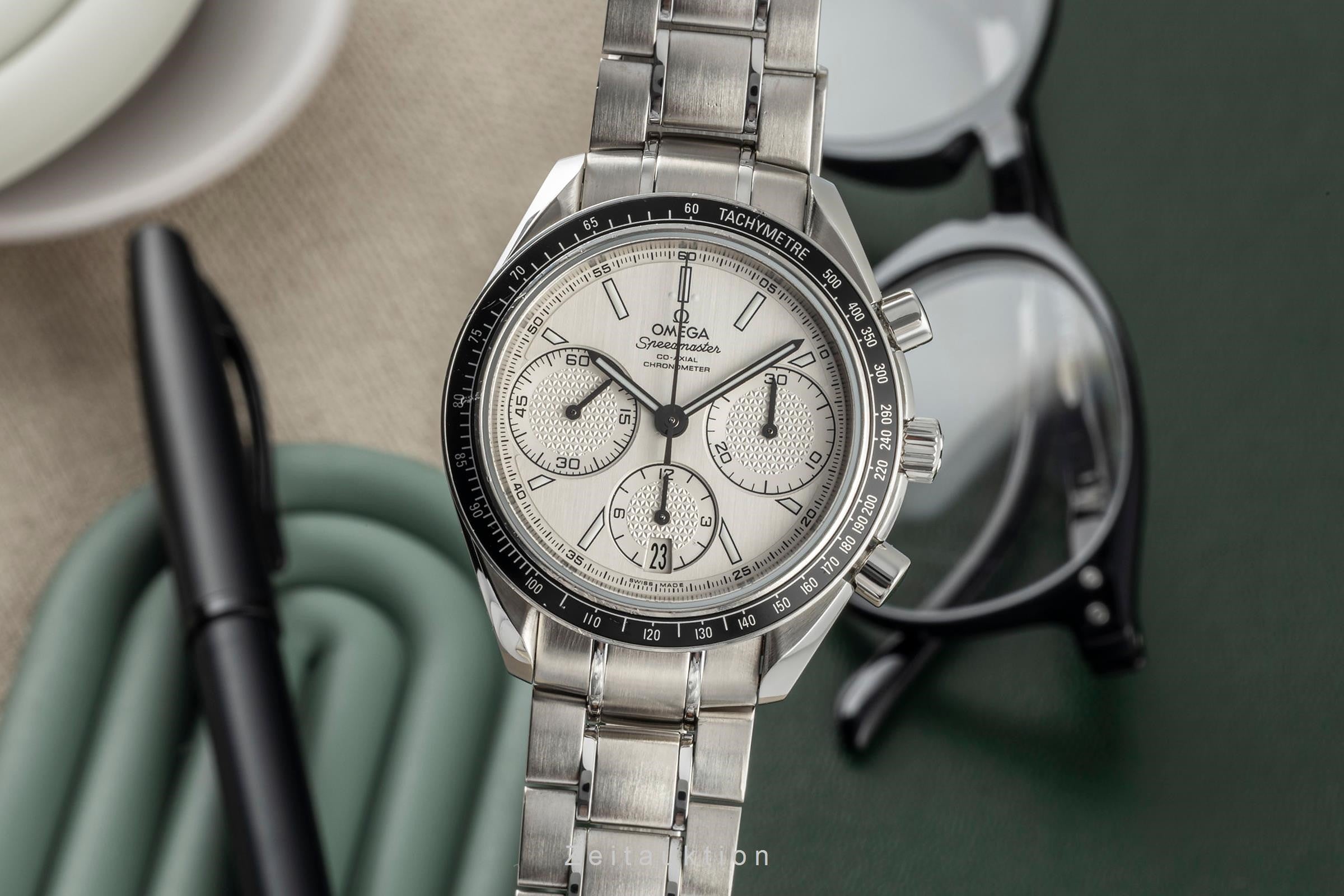 Omega Speedmaster chronograph steel automatic men's watch 326.30.40.50.02.001 LP: 6100EUR  [2401241]