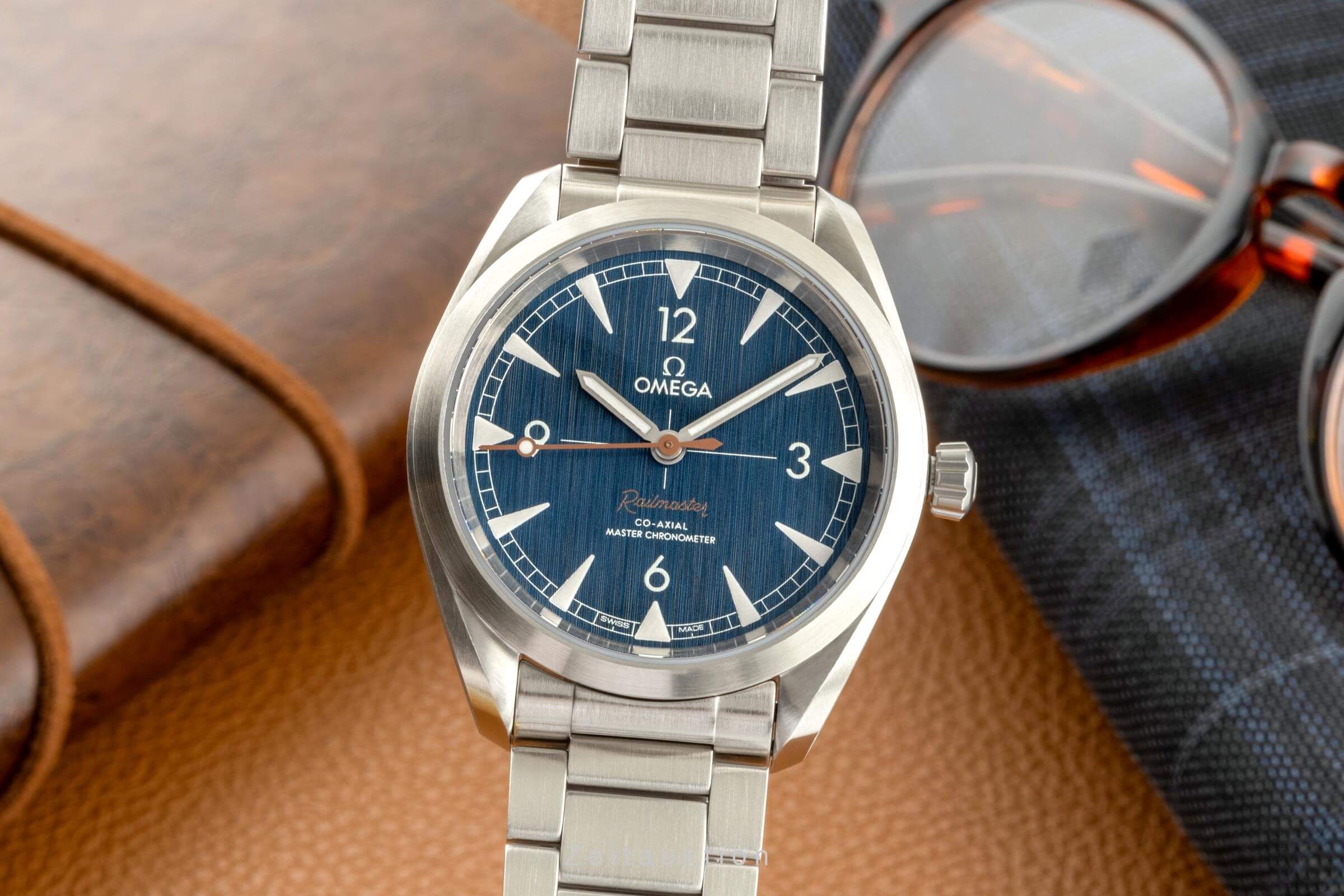 Omega Railmaster steel automatic men's watch 220.10.40.20.03.001 LP: 5400EUR  [2402143]