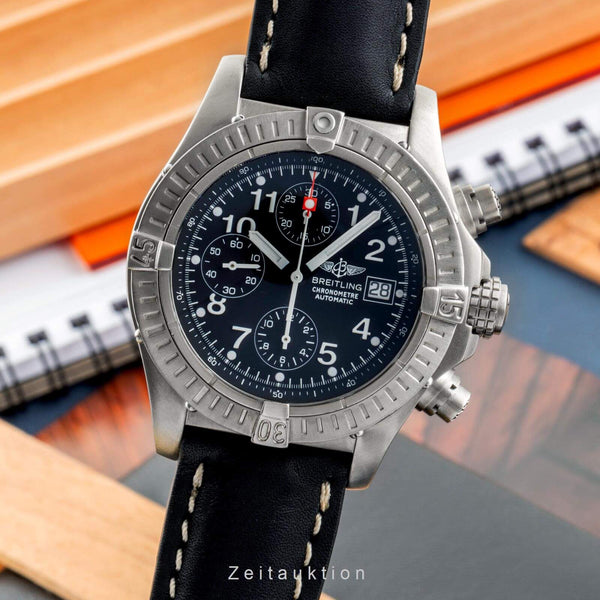 Breitling Avenger Chronograph Titan Automatik Herrenuhr Ref. E13360 VP: 7900,- € [2402385]
