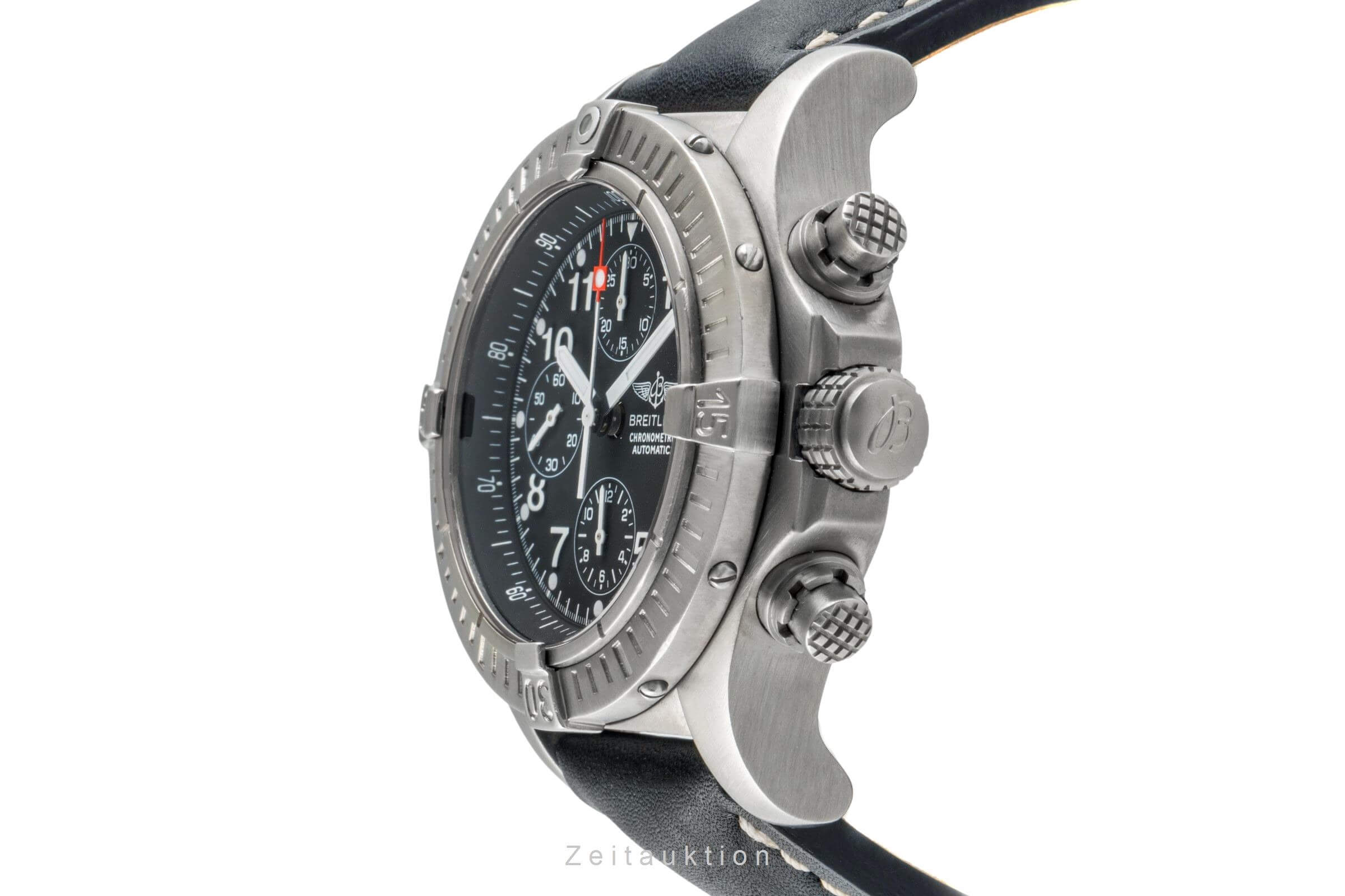 Breitling Avenger Chronograph Titan Automatik Herrenuhr Ref. E13360 VP: 7900,- € [2402385]