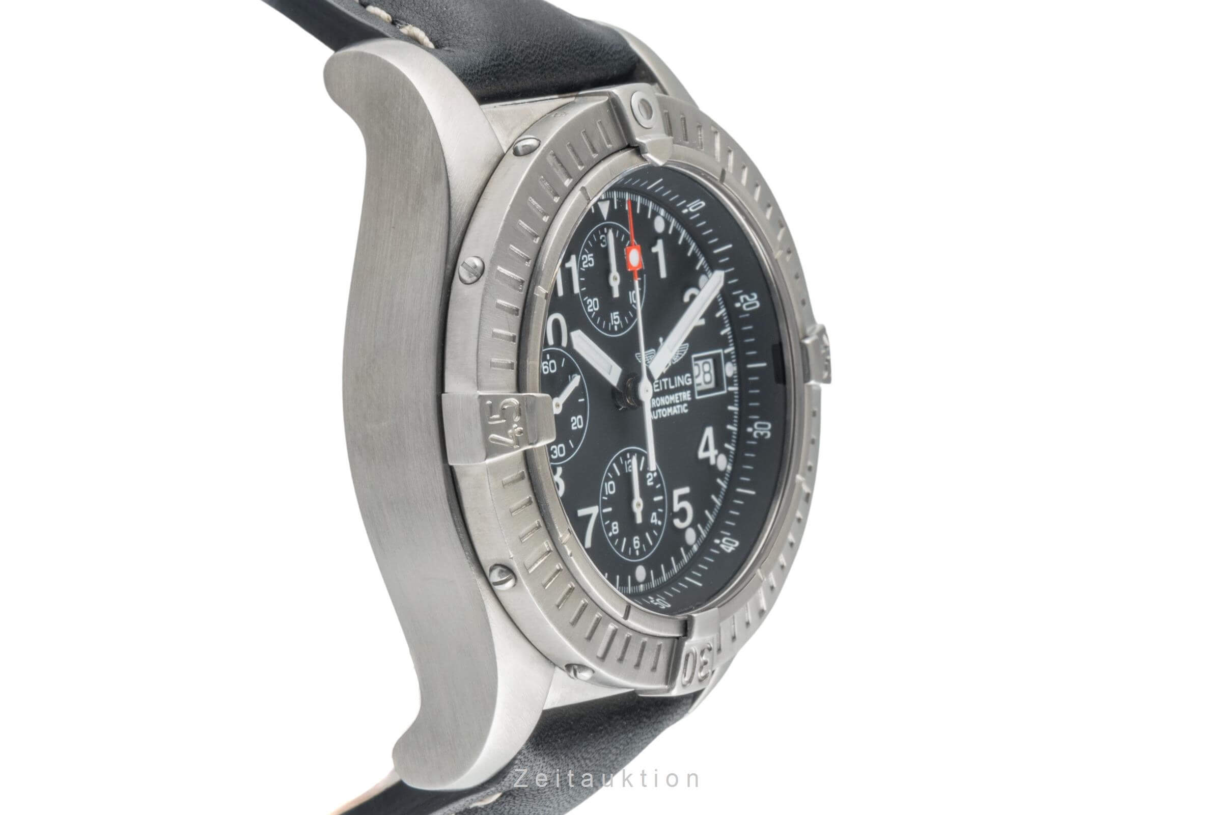 Breitling Avenger Chronograph Titan Automatik Herrenuhr Ref. E13360 VP: 7900,- € [2402385]