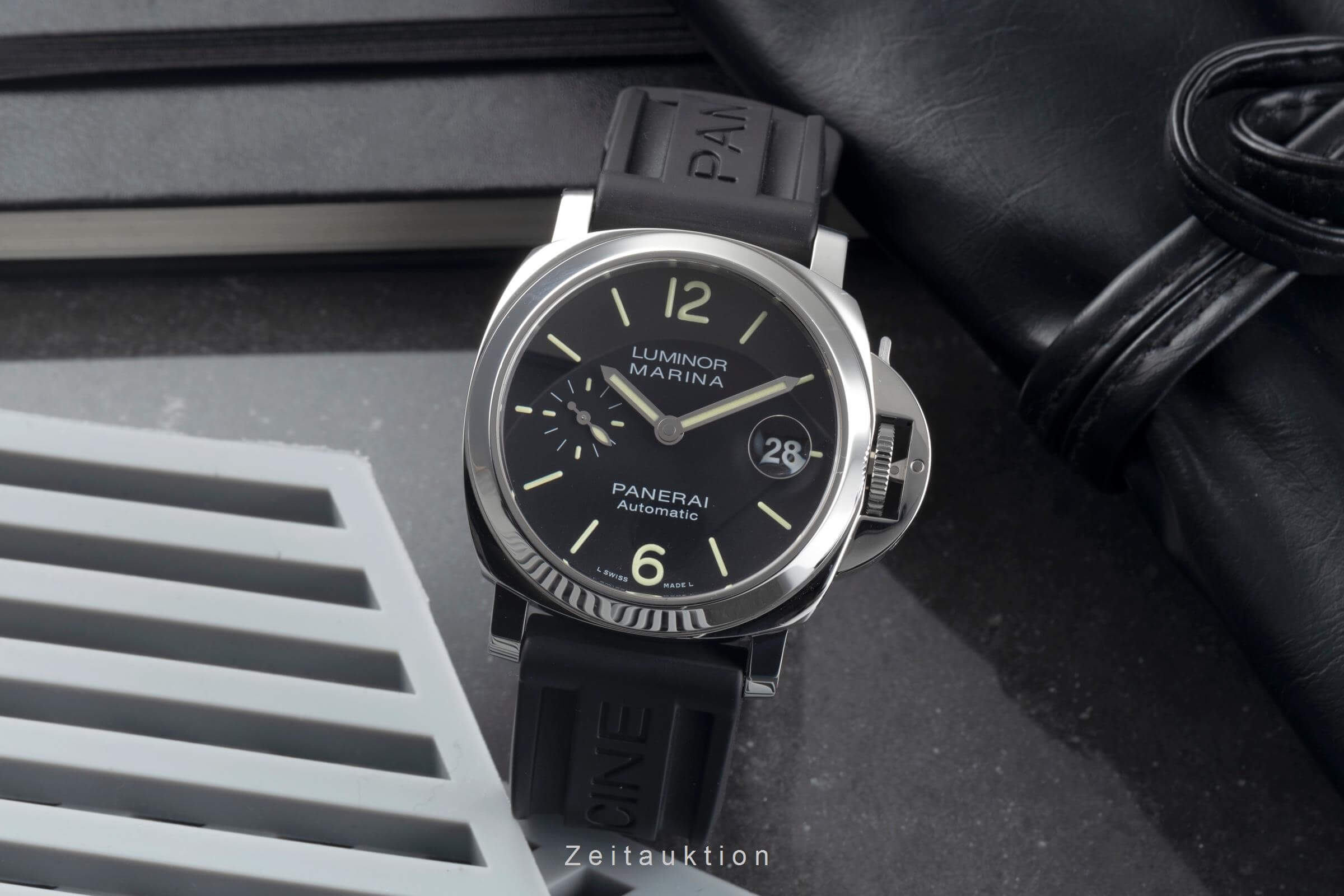 Panerai Luminor Marina acier automatique montre pour hommes PAM01048 LP: 7900EUR  [2406585]