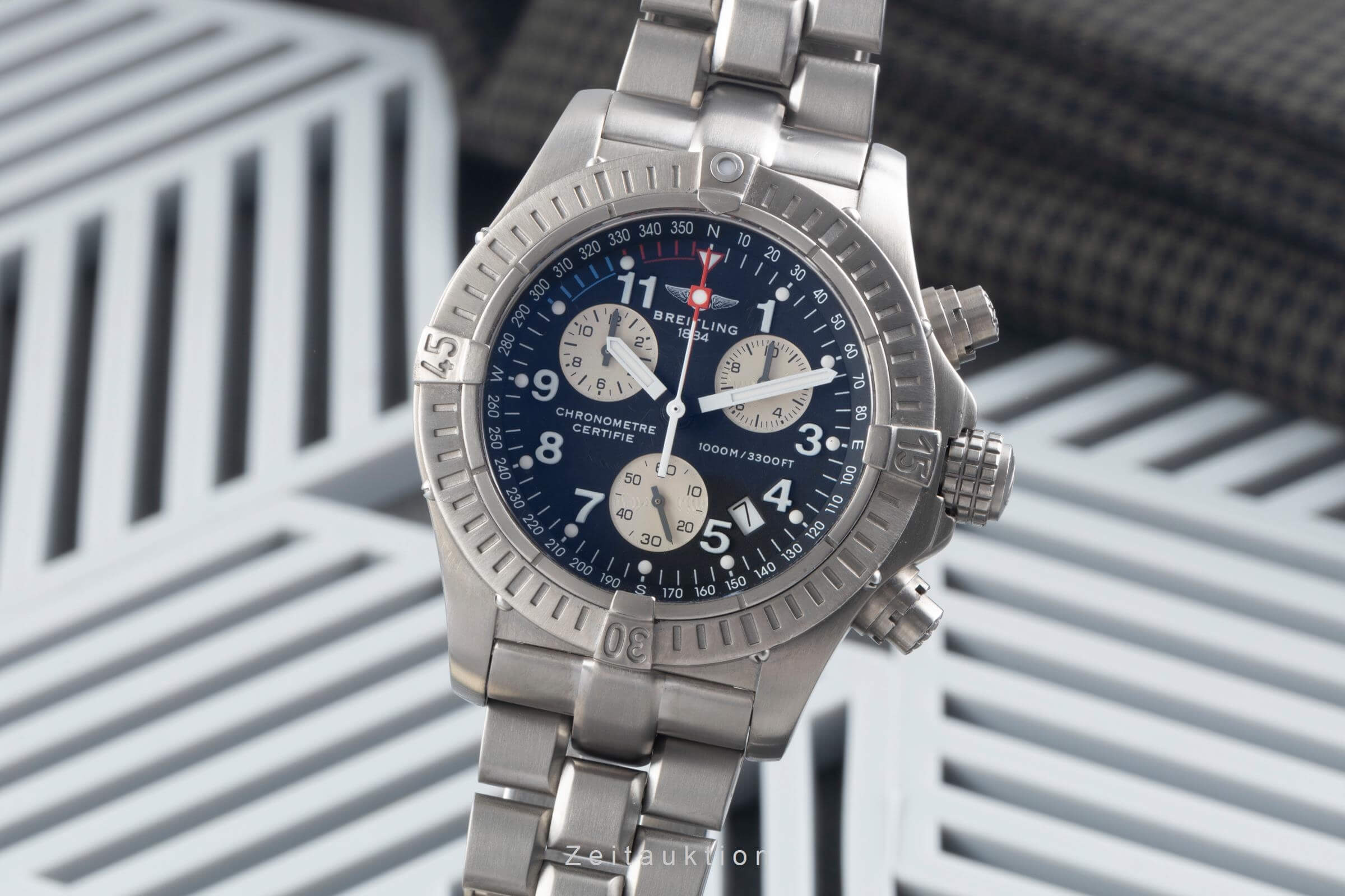 Breitling Avenger chronograph titanium quartz Kal. B73 Ref. E73360