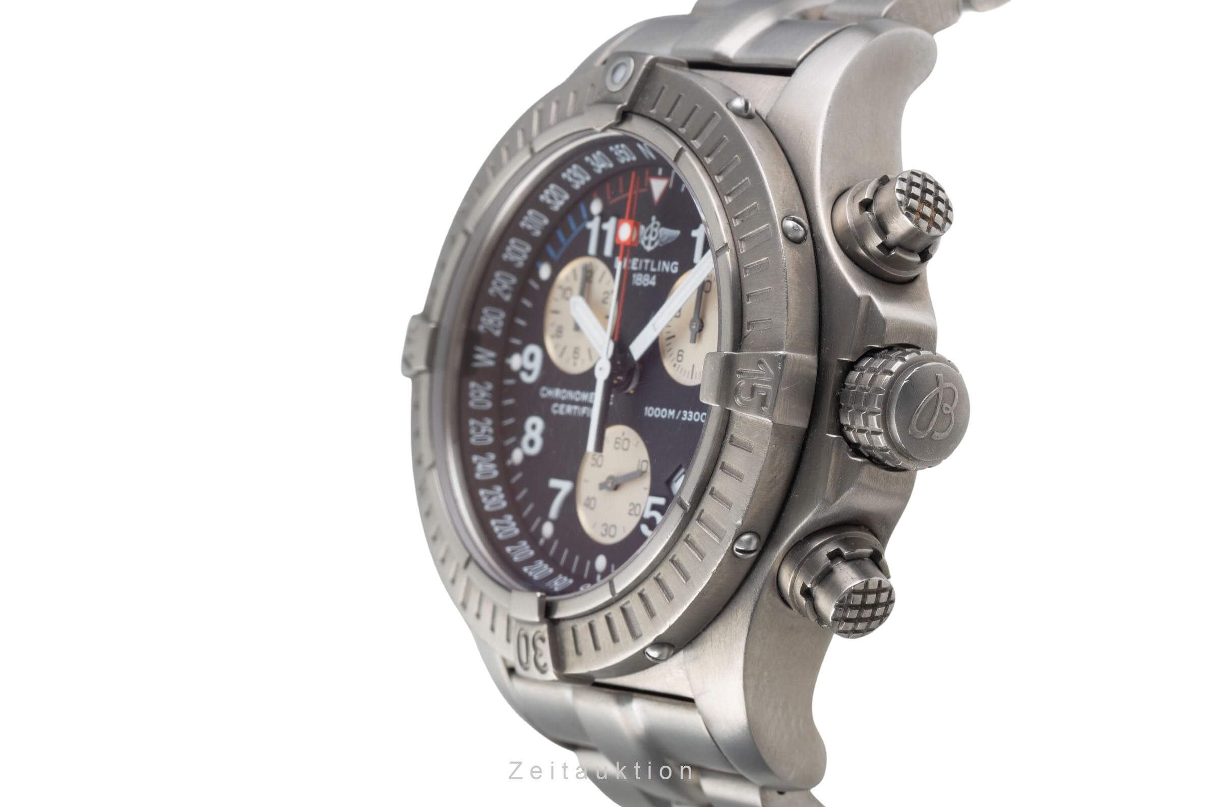 Breitling Avenger chronograph titanium quartz Kal. B73 Ref. E73360