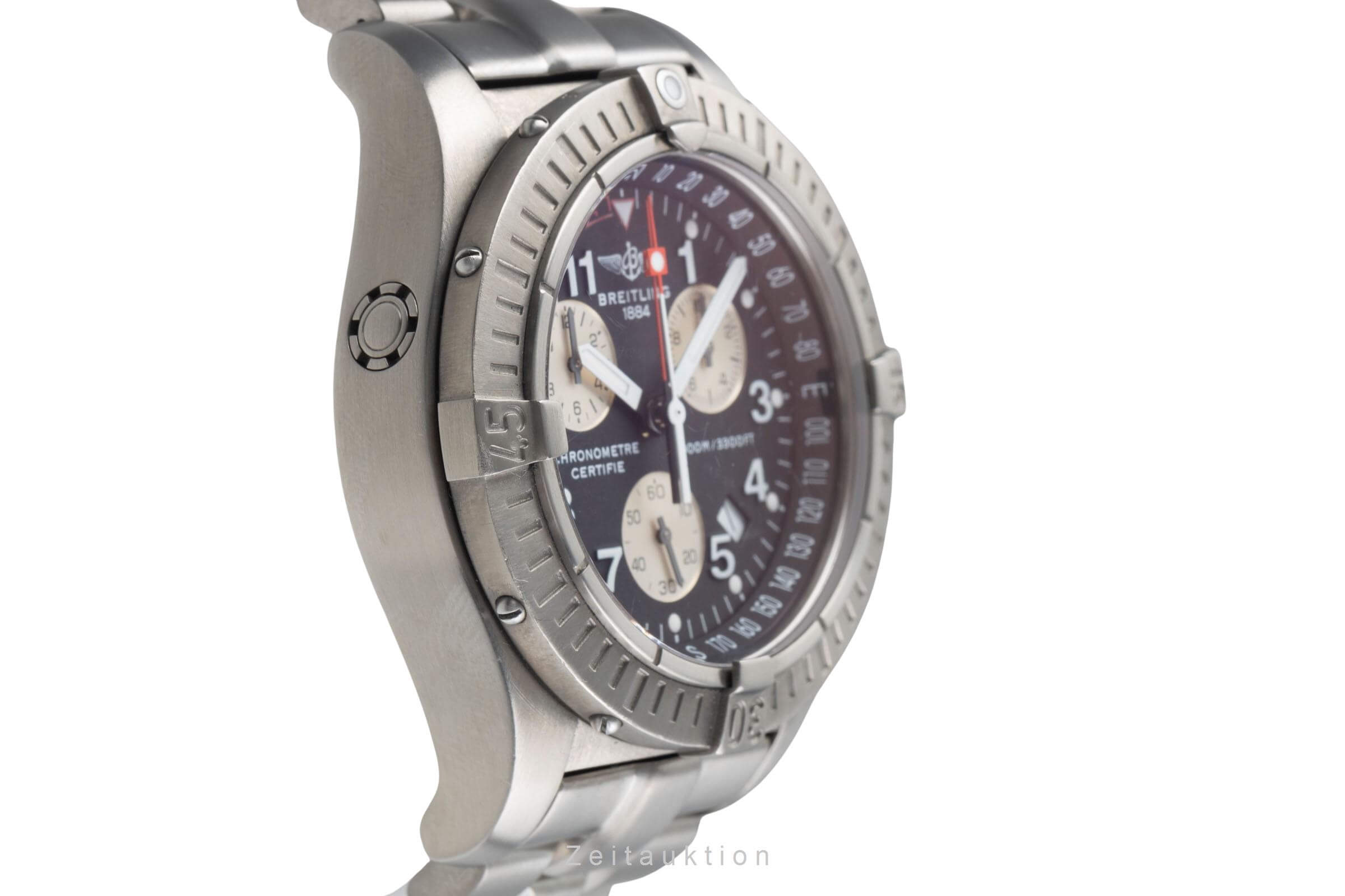 Breitling Avenger chronograph titanium quartz men's watch E73360  [2500379]