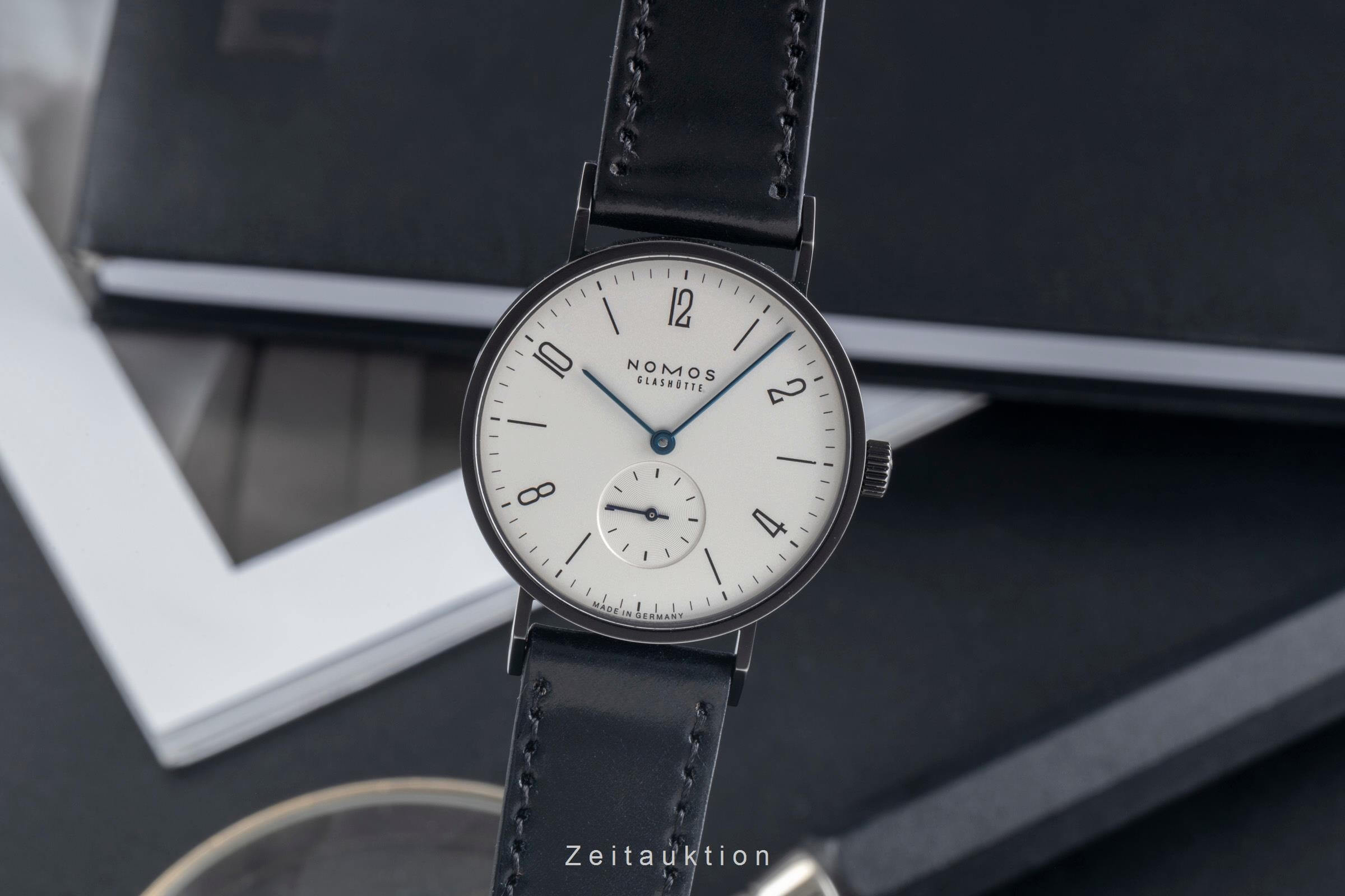 Nomos Tangente Norma PVD Schwarz Edelstahl Handaufzug Herrenuhr Ref. 129 B&P [2500391]