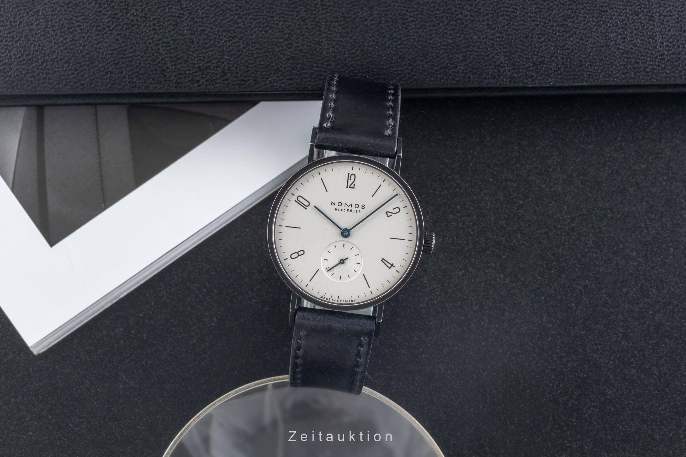 Nomos Tangente Norma PVD Schwarz Edelstahl Handaufzug Herrenuhr Ref. 129 B&P [2500391]