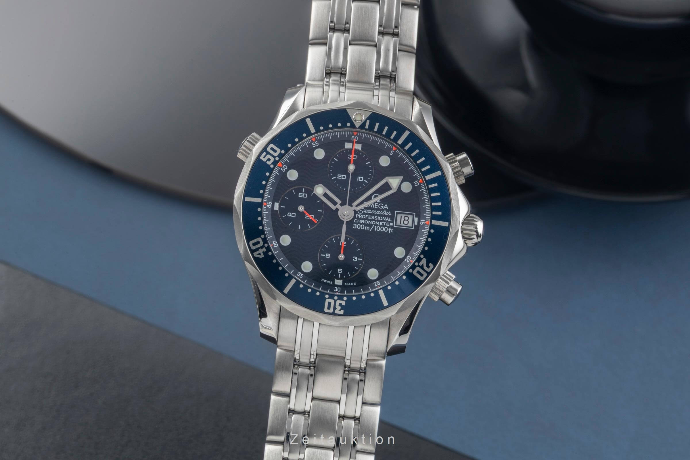 OMEGA時計 Omega Speedmaster Triple Date Chronograph black dial 39mm | Sansom