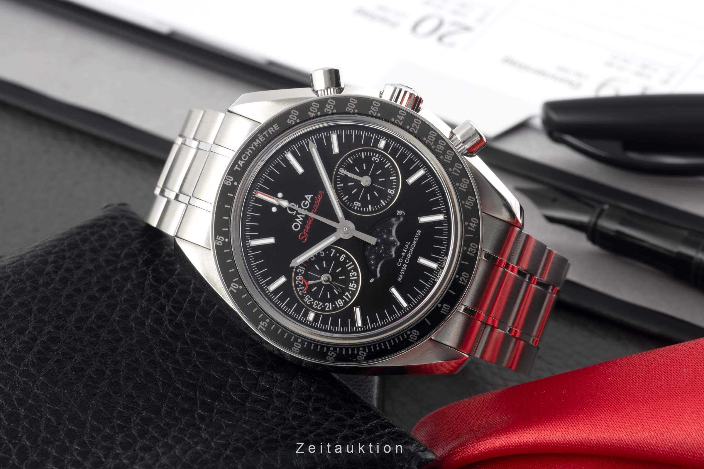 Omega Speedmaster Moonwatch chronographe acier automatique Kal
