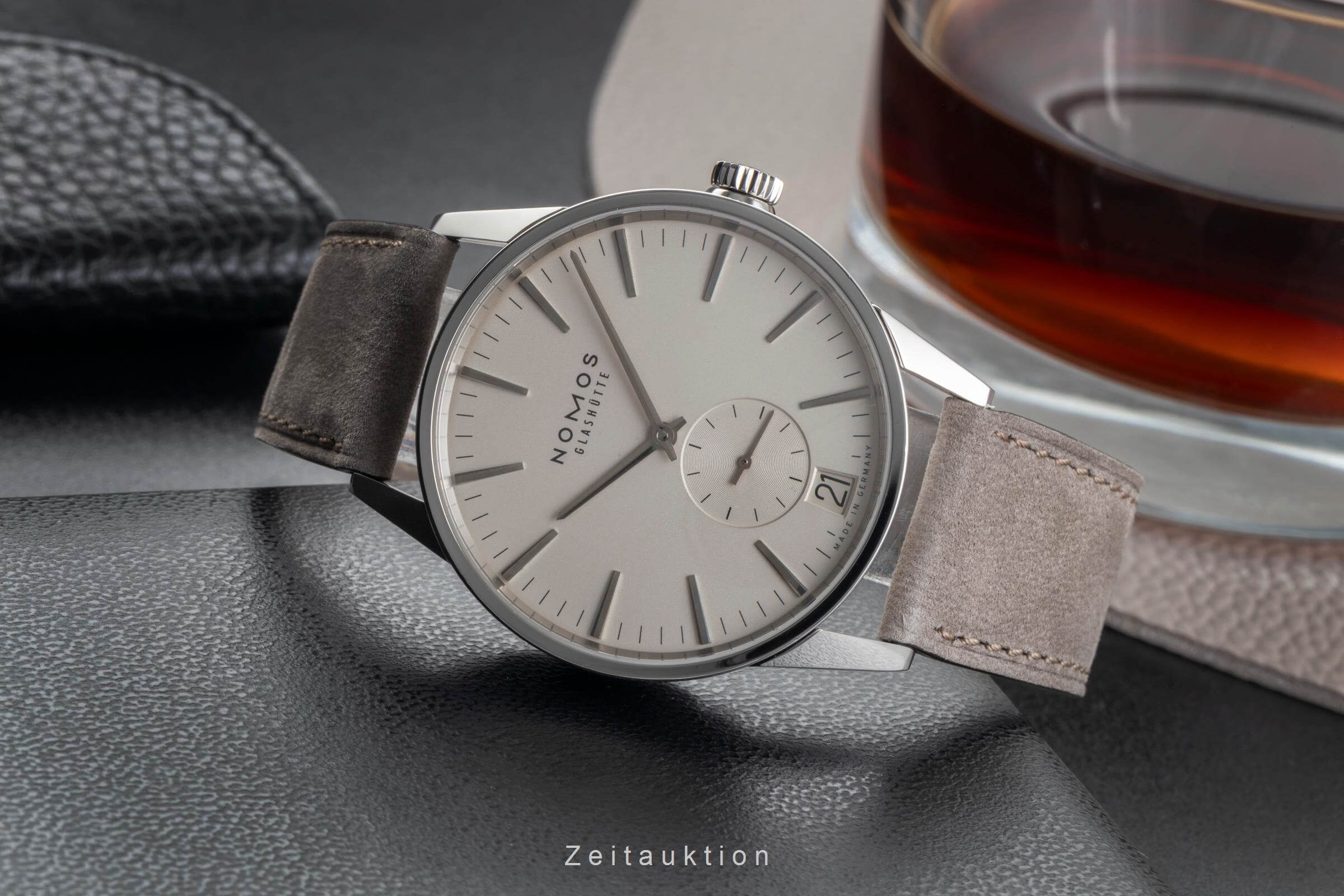 Nomos Zürich Automatik Datum Edelstahl Herrenuhr Ref. 802 Box & Papiere 2016 [2500822]