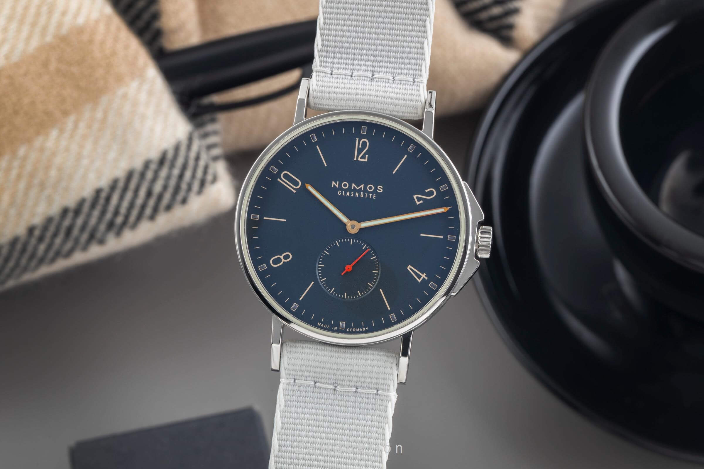 Nomos Ahoi steel automatic men's watch 552 LP: 3820EUR  [2500857]