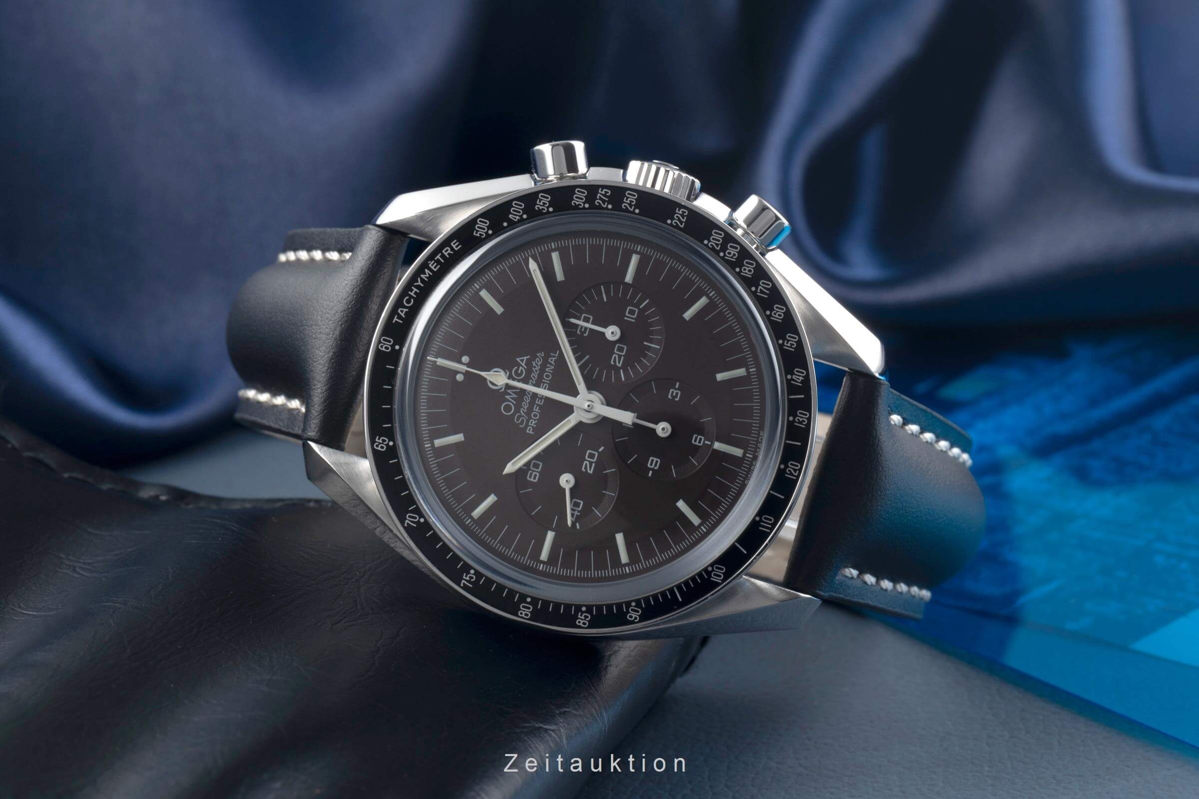 Omega Speedmaster Moonwatch chronograph steel manual winding men's watch 311.32.42.30.13.001 LP: 8300EUR  [2501120]