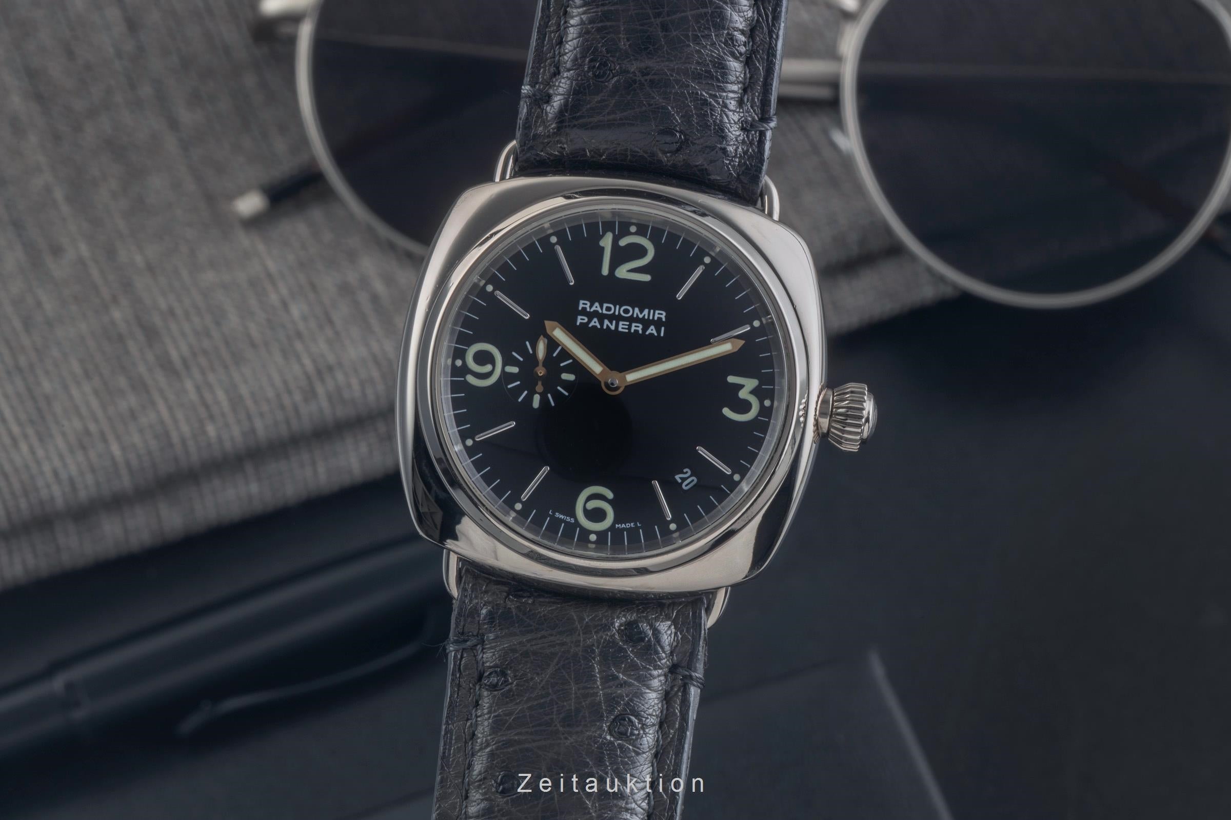 Panerai Radiomir 18 ct white gold manual winding men's watch PAM00062 LP: 18500EUR  [2501342]