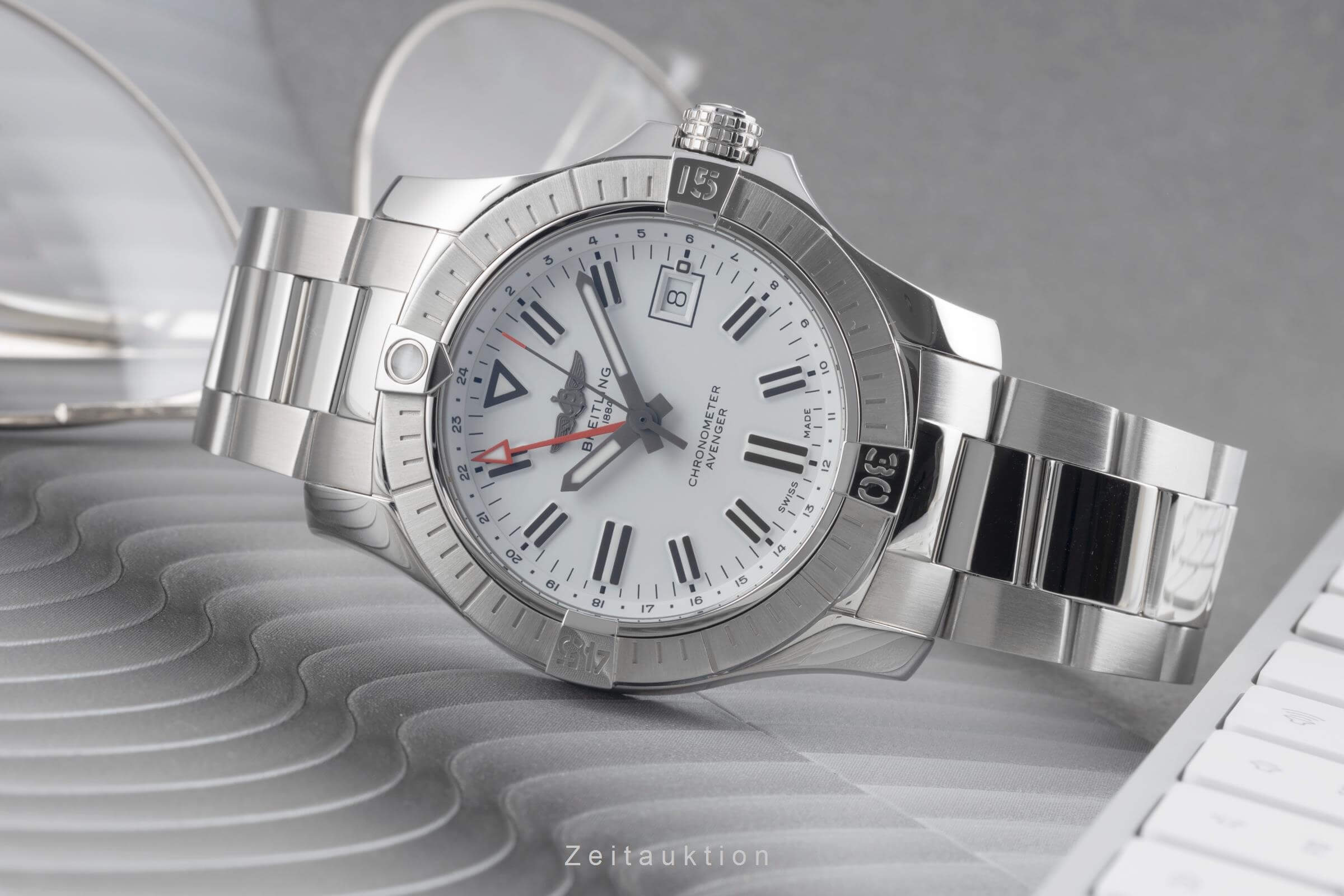 Breitling Avenger II GMT steel automatic men's watch A32397101A1A1 LP: 4900EUR  [2501409]