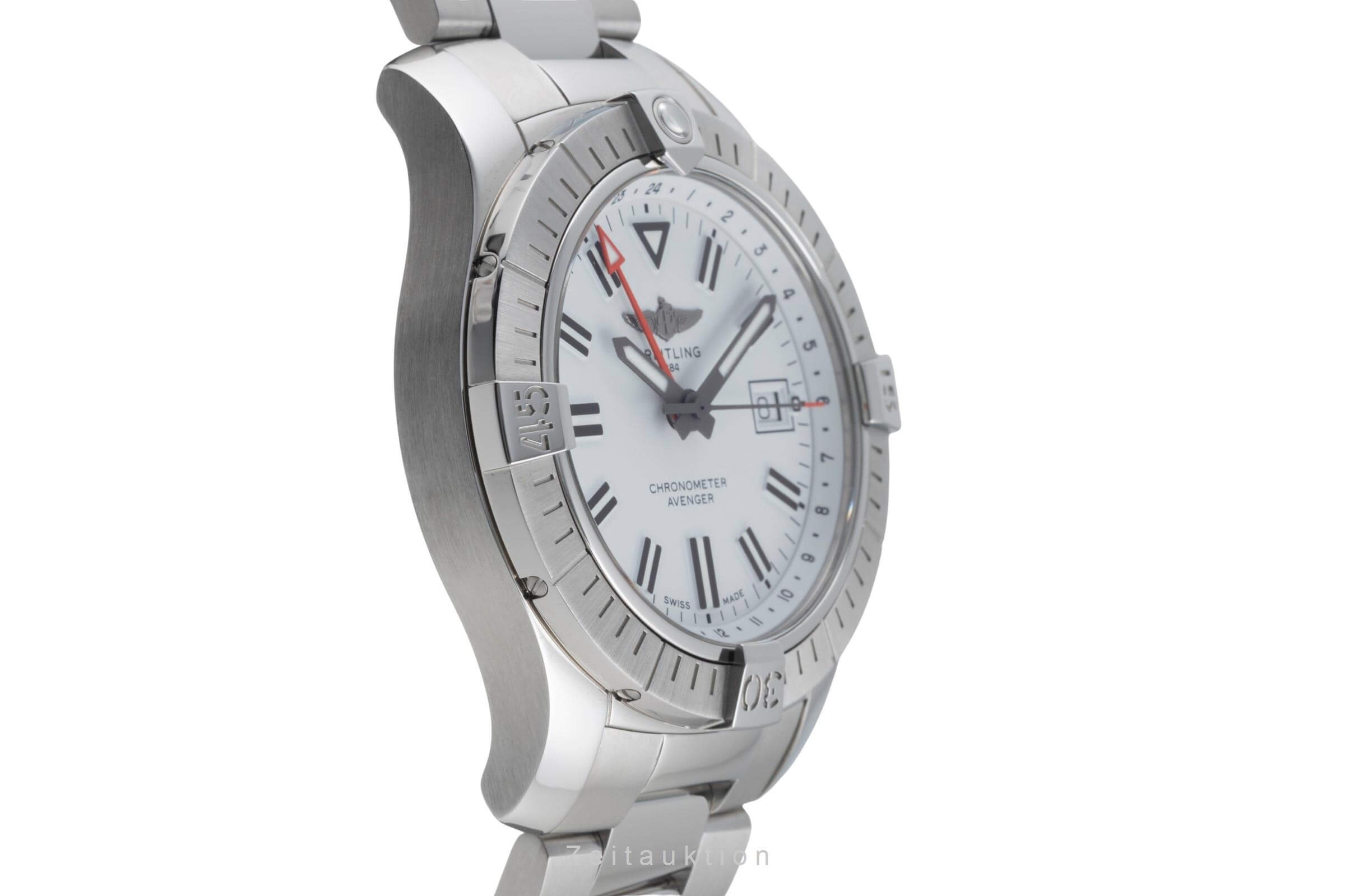 Breitling Avenger II GMT steel automatic Kal. B32 Ref