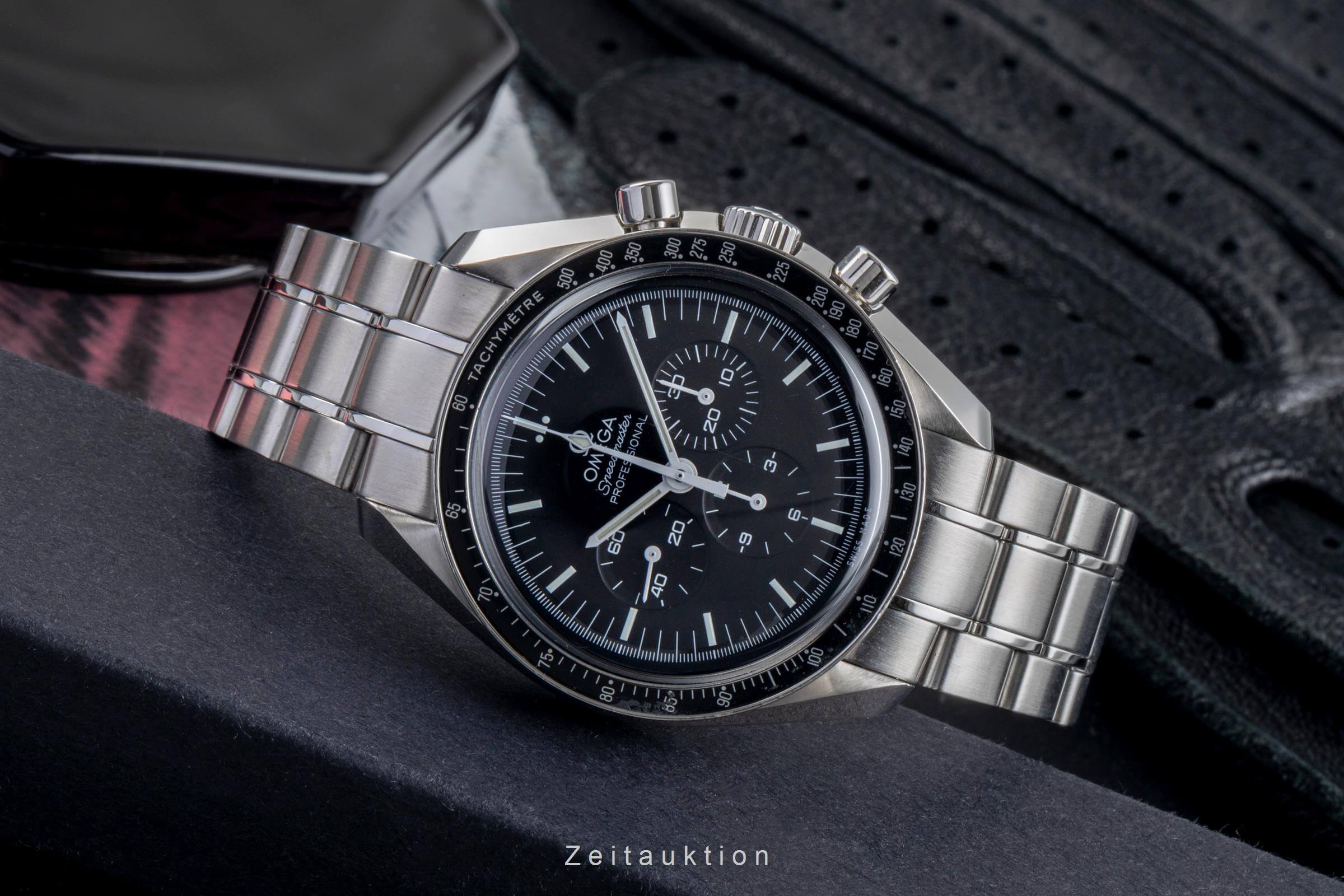 Omega Speedmaster Moonwatch chronograph steel manual winding men's watch 311.30.42.30.01.005 LP: 7600EUR  [2501429]
