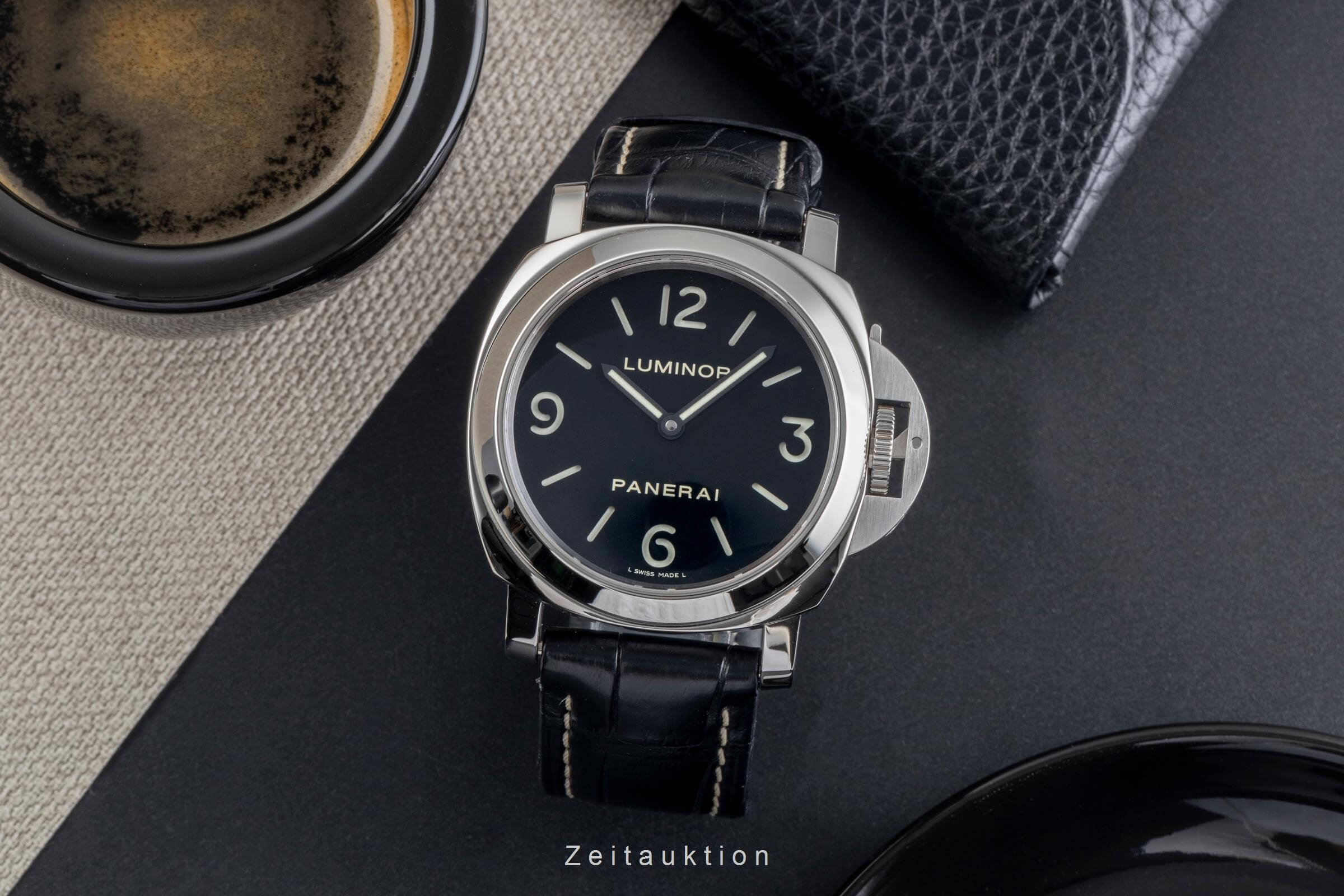 Panerai Luminor Base Handaufzug Edelstahl Herrenuhr Ref. PAM00112 VP: 5700 € [2501740]